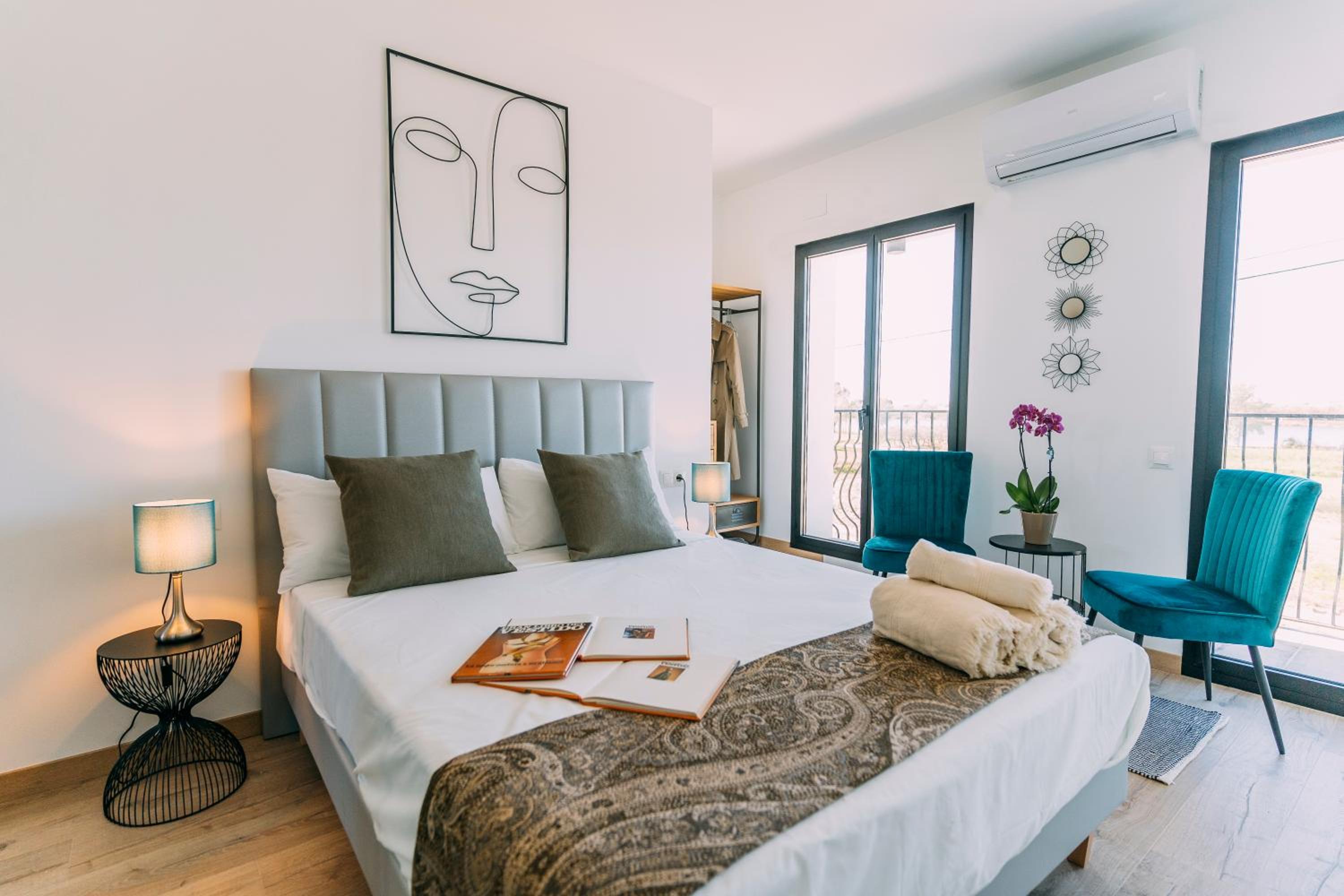 Habitación Doble Superior con balcón y vistas al río