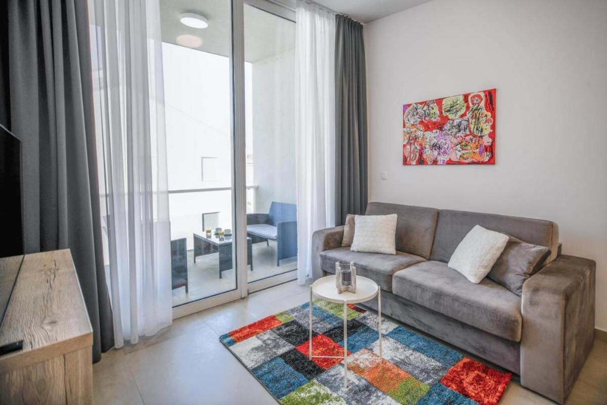 Apartment with Sea View