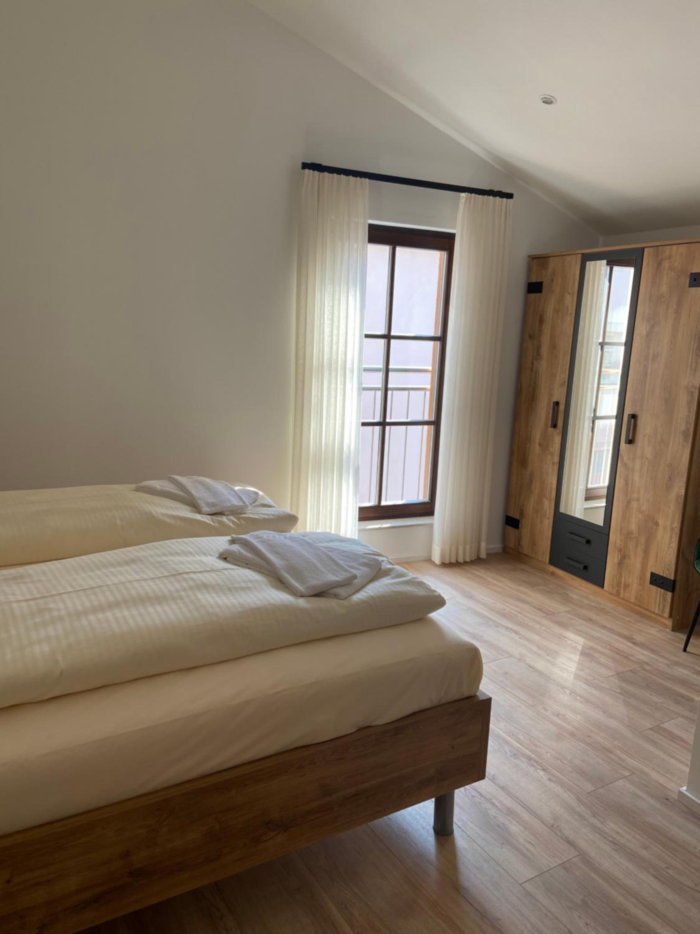 Standard Double Room - Photo 4