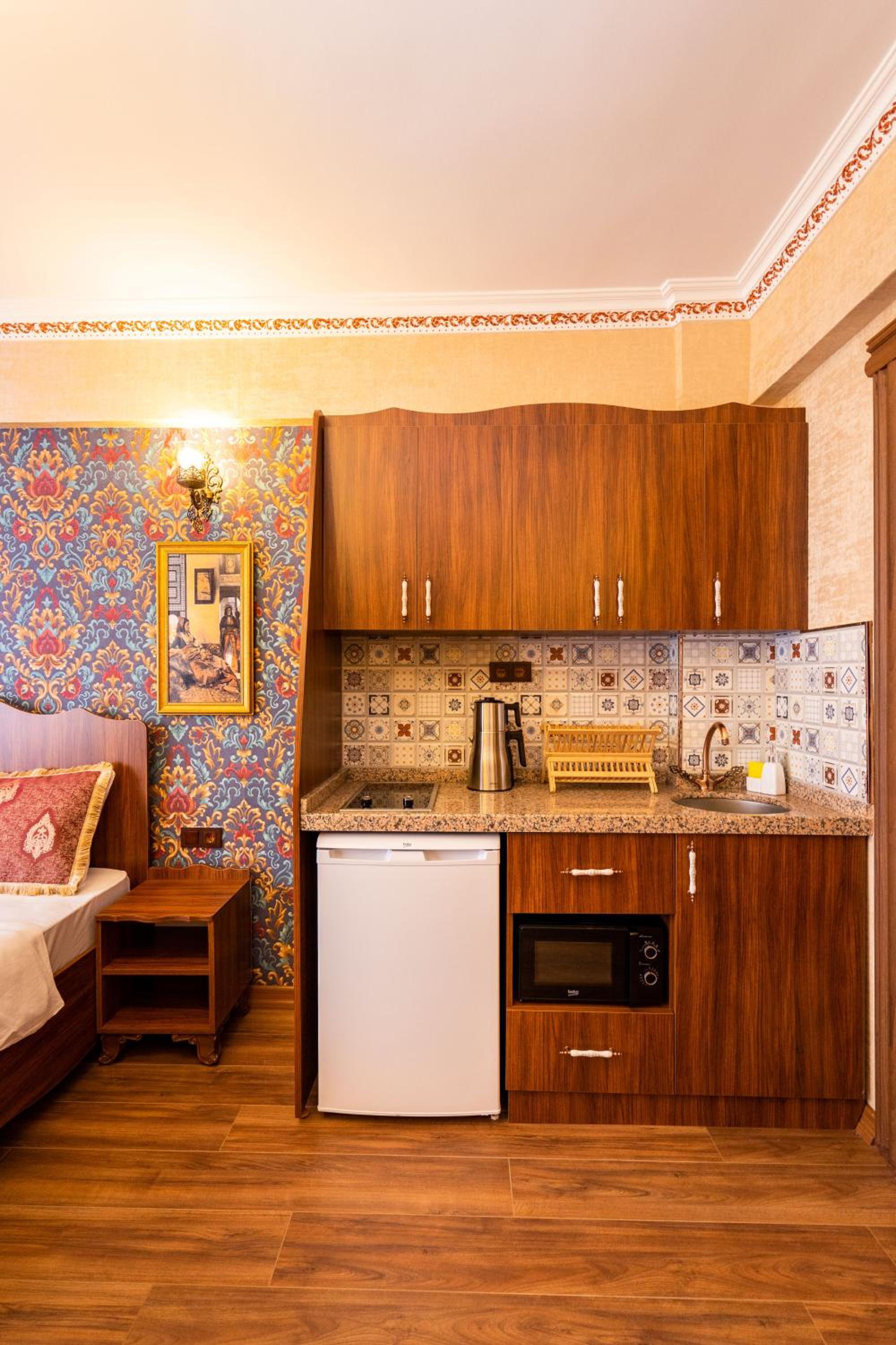 Deluxe King Room photo 3