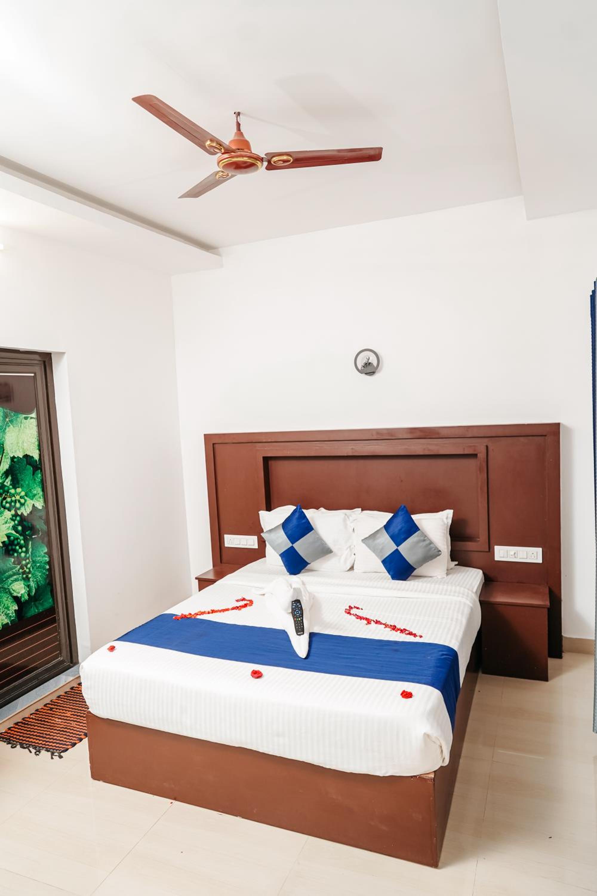 Deluxe Double Room with Extra Bed photo 1