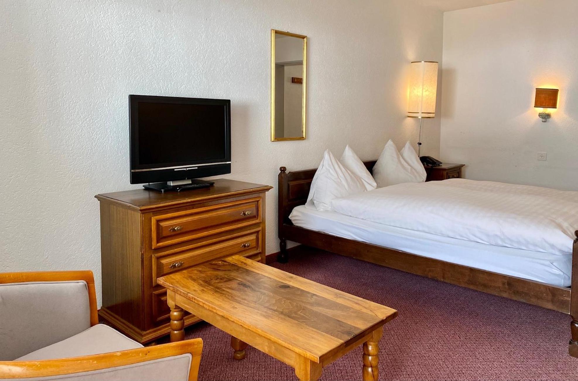 Double Room with Mountain View - Photo 14