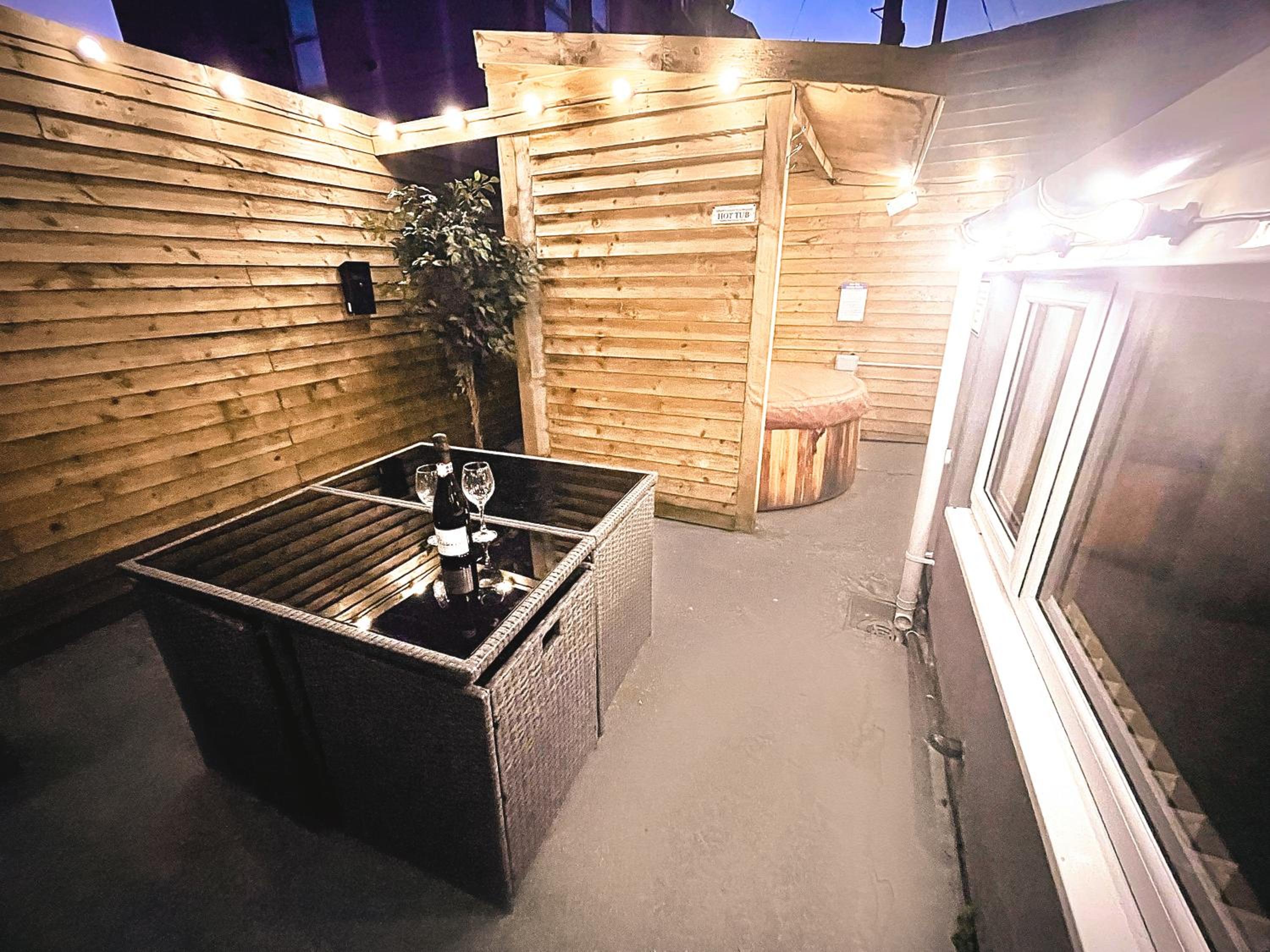Delux apartment with hot tub in garden - Photo 14