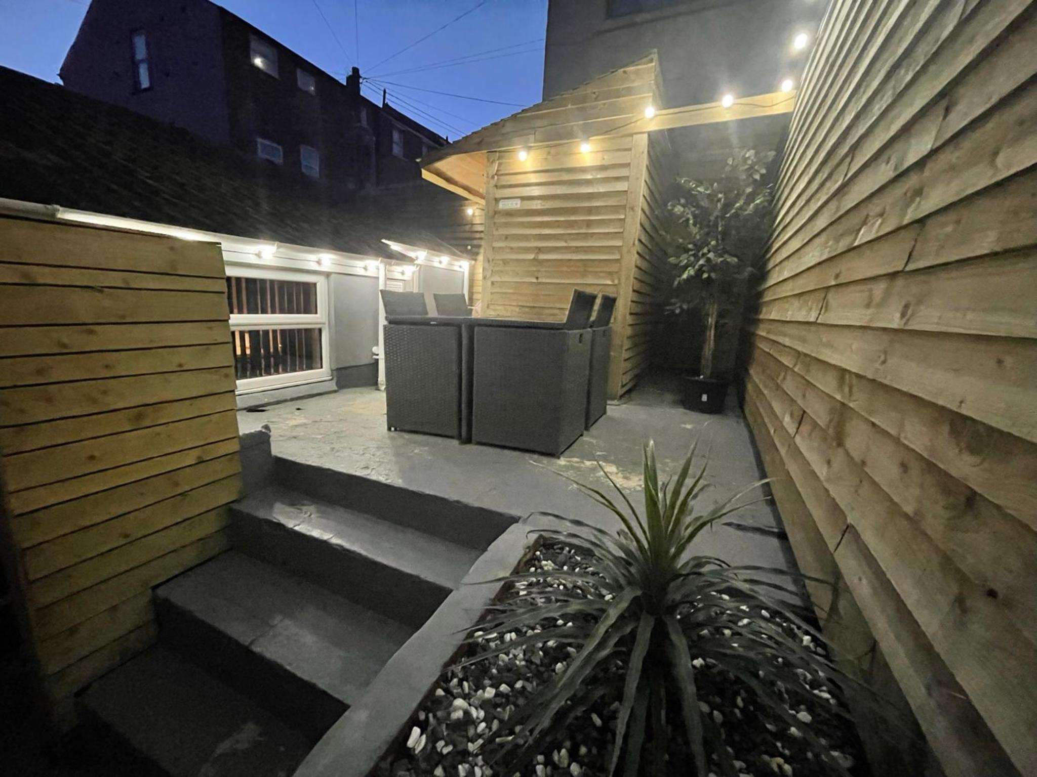 Delux apartment with hot tub in garden - Photo 13