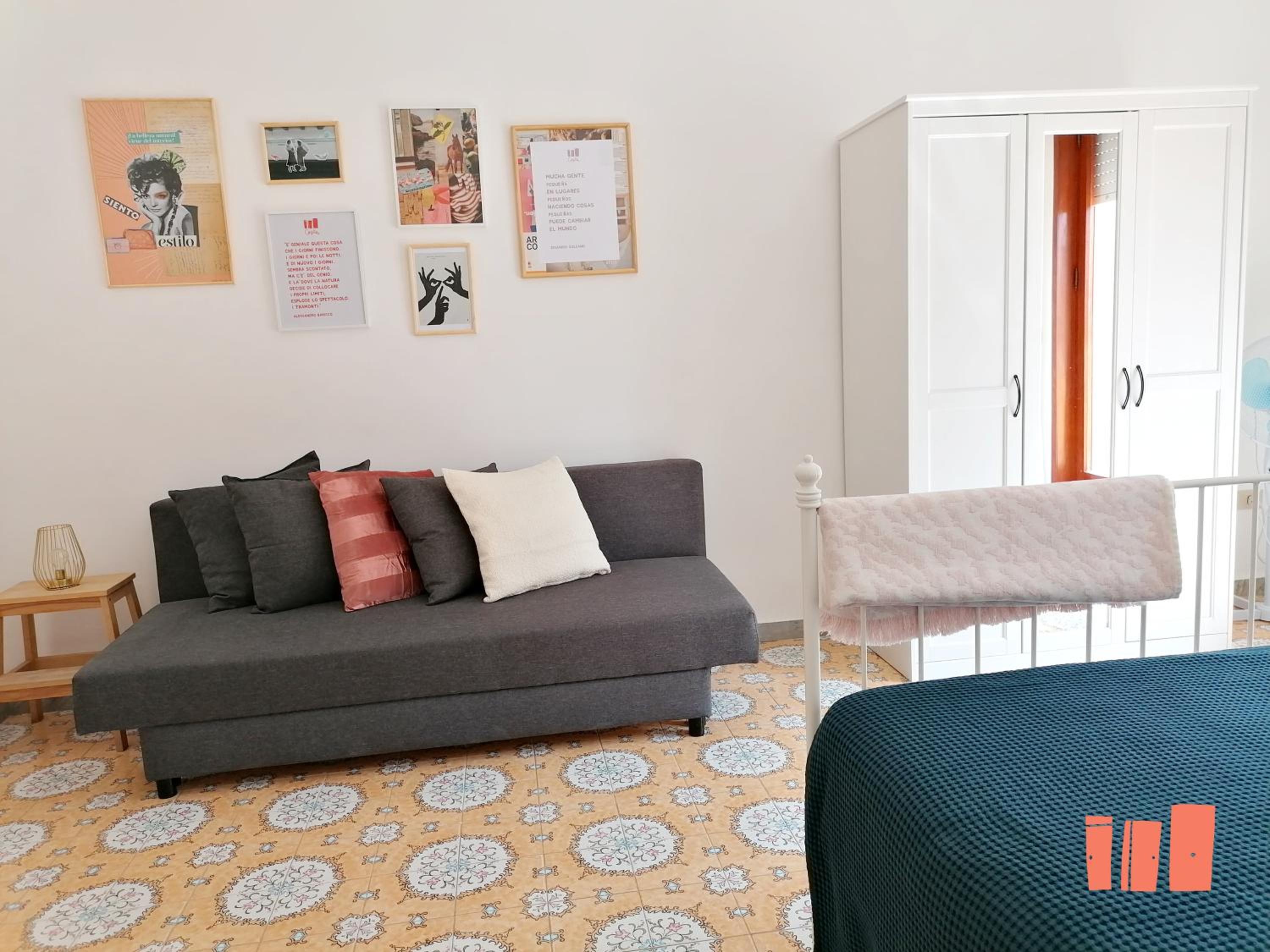 Double Room with Balcony - Photo 3