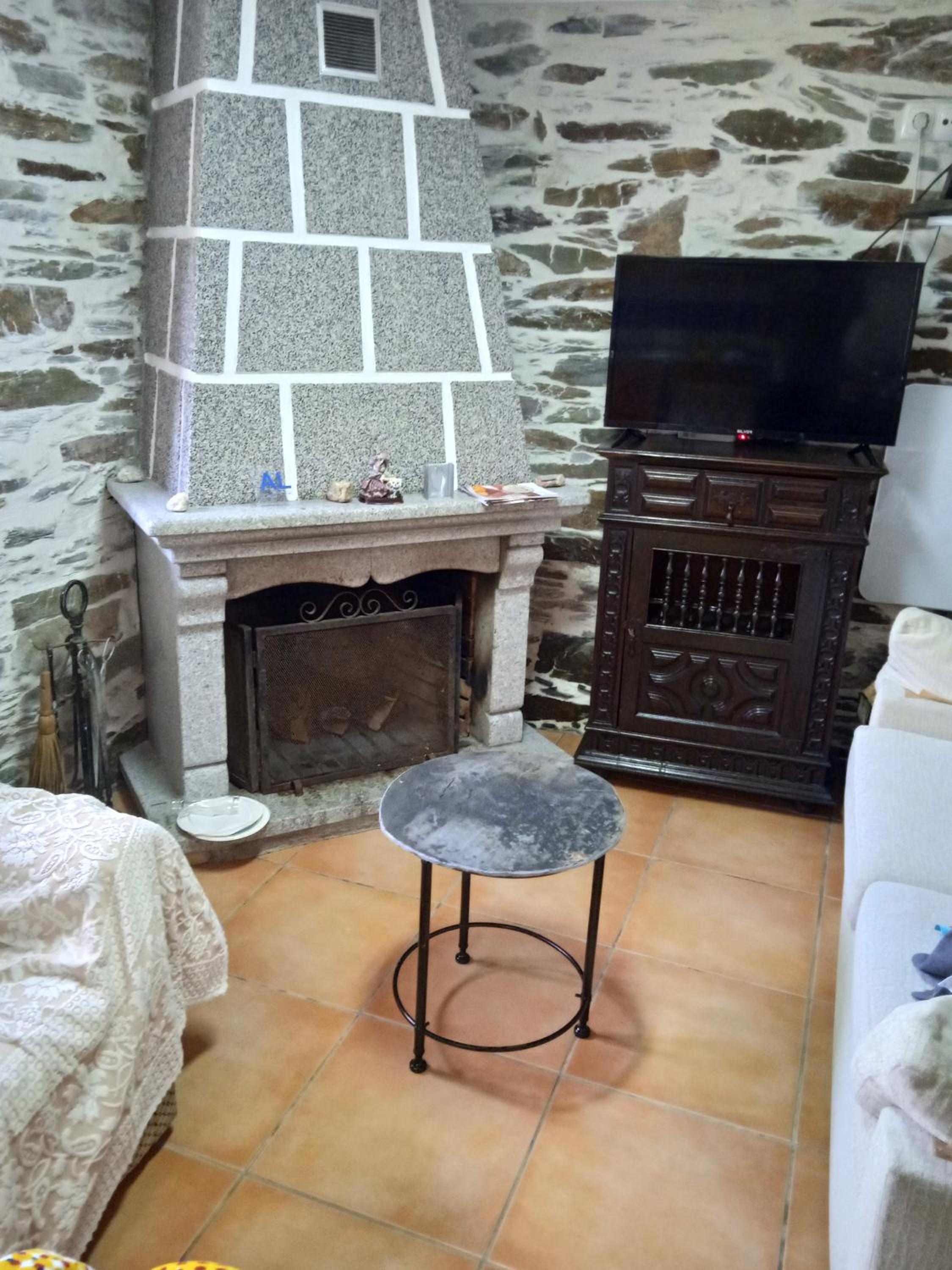 Six-Bedroom House - Photo 15