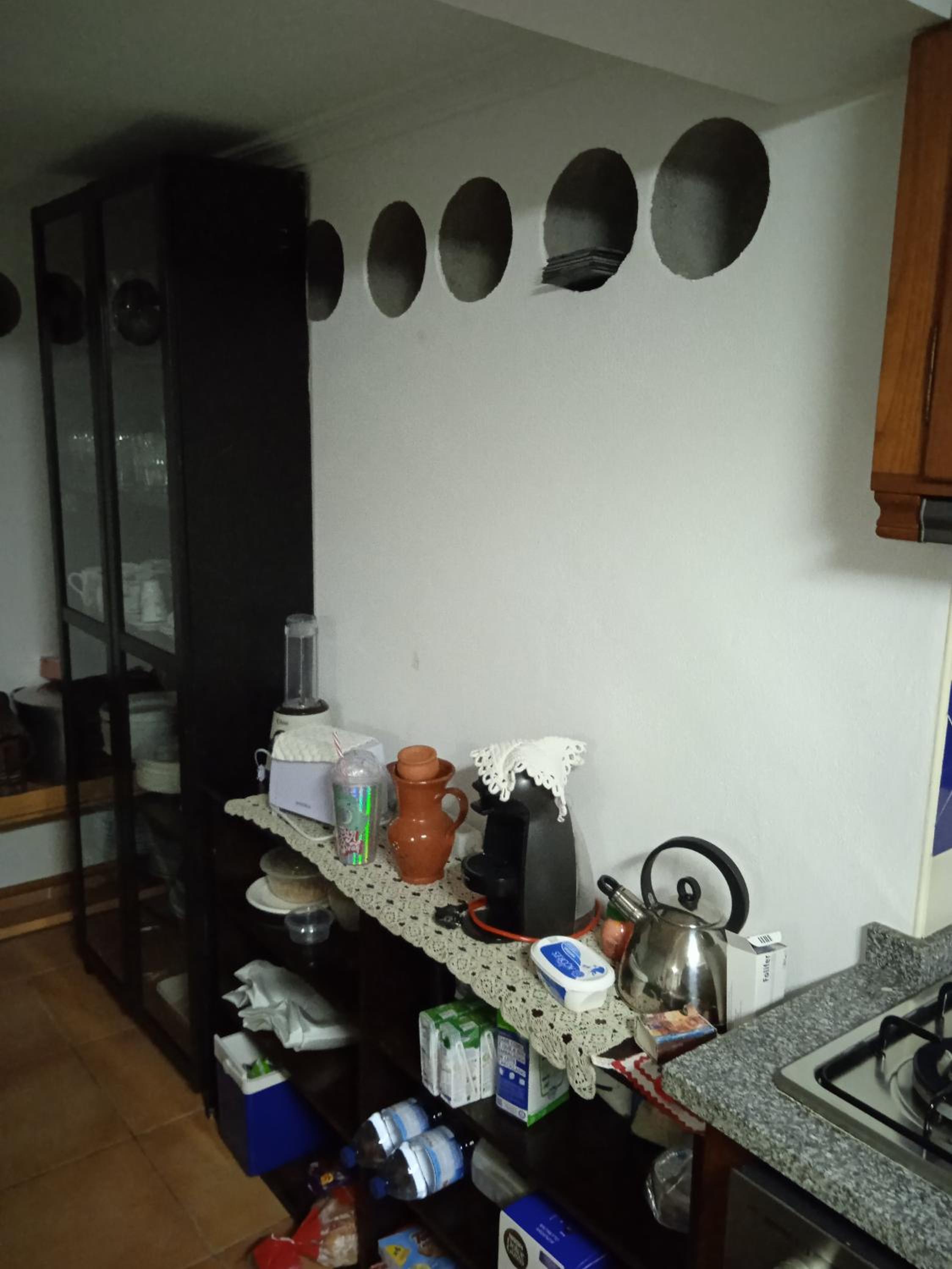 Six-Bedroom House - Photo 19