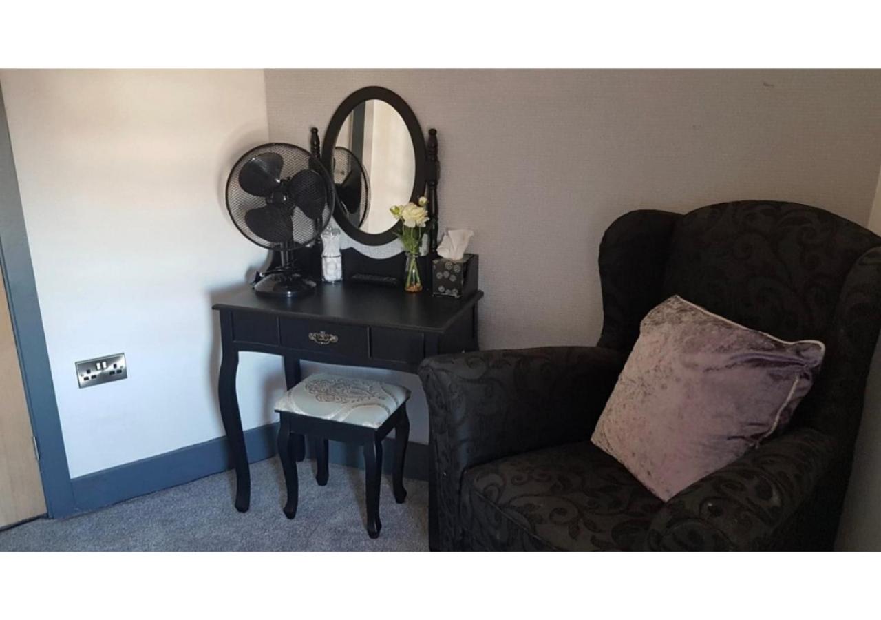 Two-Bedroom Apartment - Photo 17