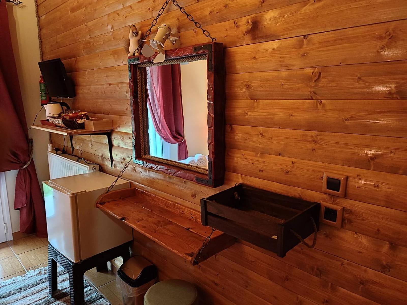 Quadruple Room - Photo 9