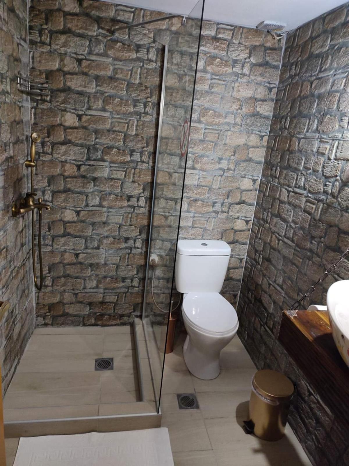 Quadruple Room - Photo 2