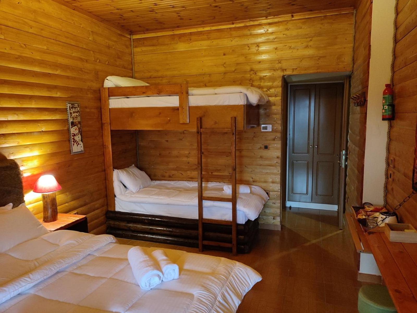 Quadruple Room - Photo 16