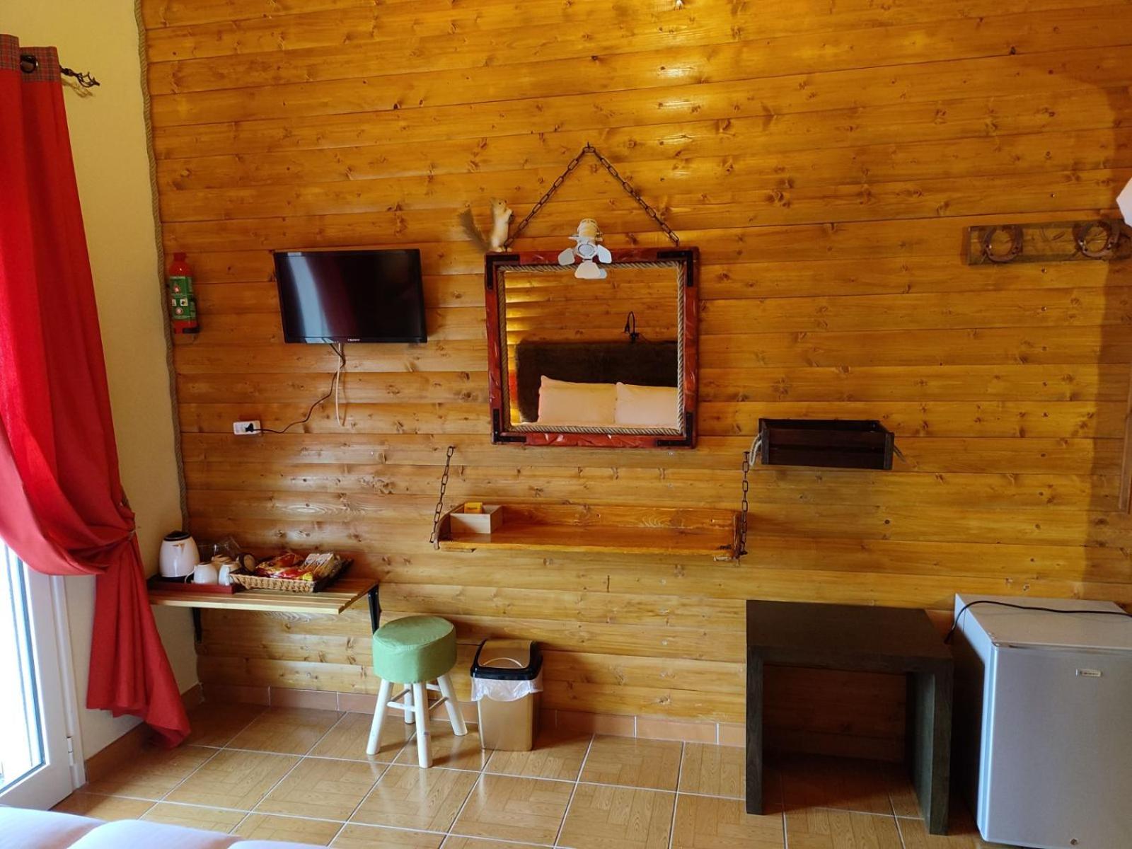 Quadruple Room - Photo 12