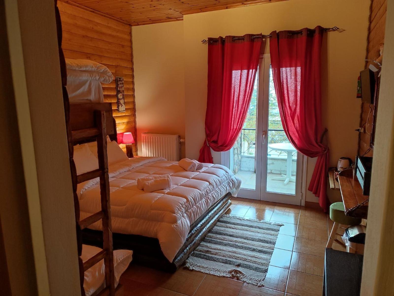 Quadruple Room - Photo 18