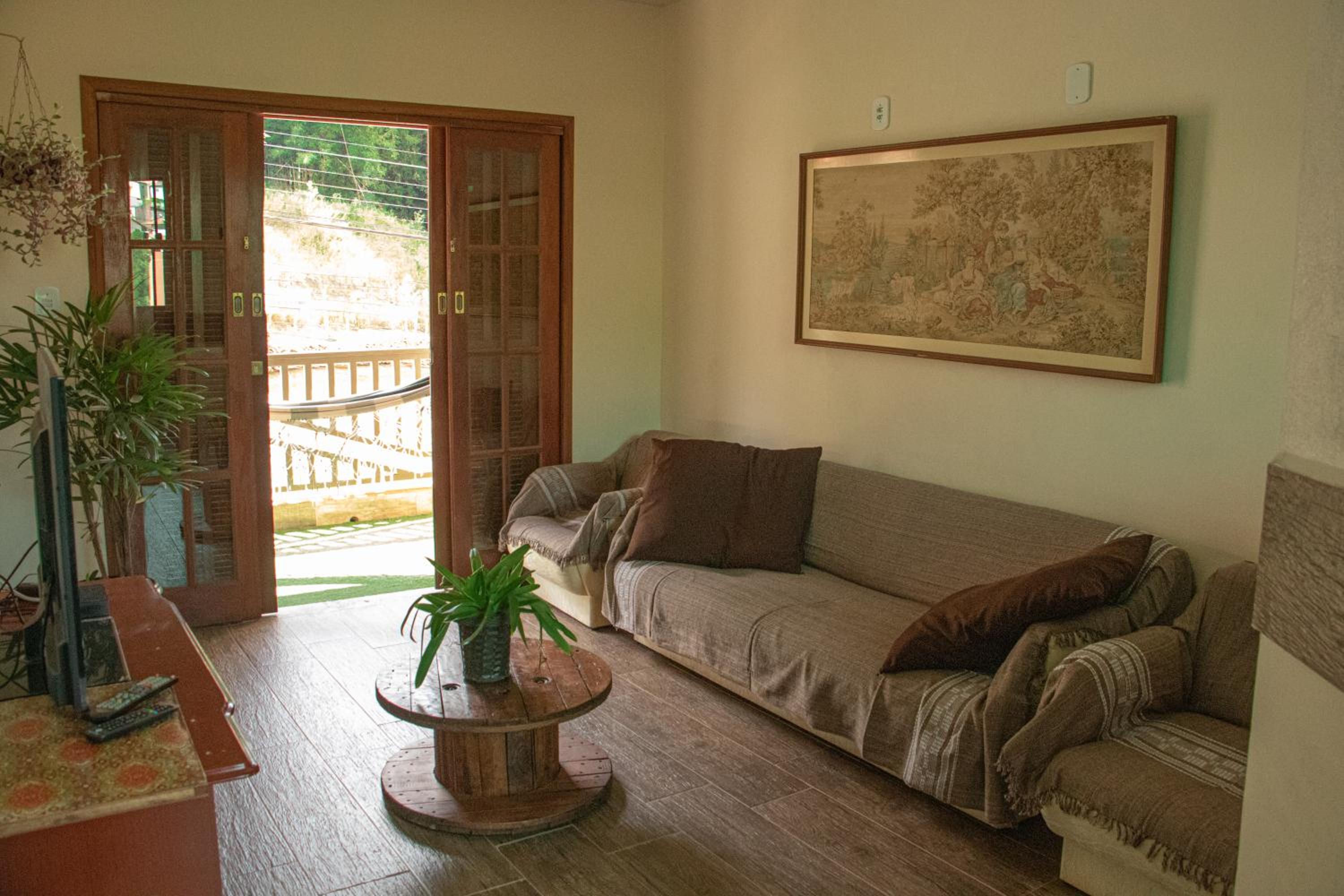 Apartment with Mountain View - Photo 1