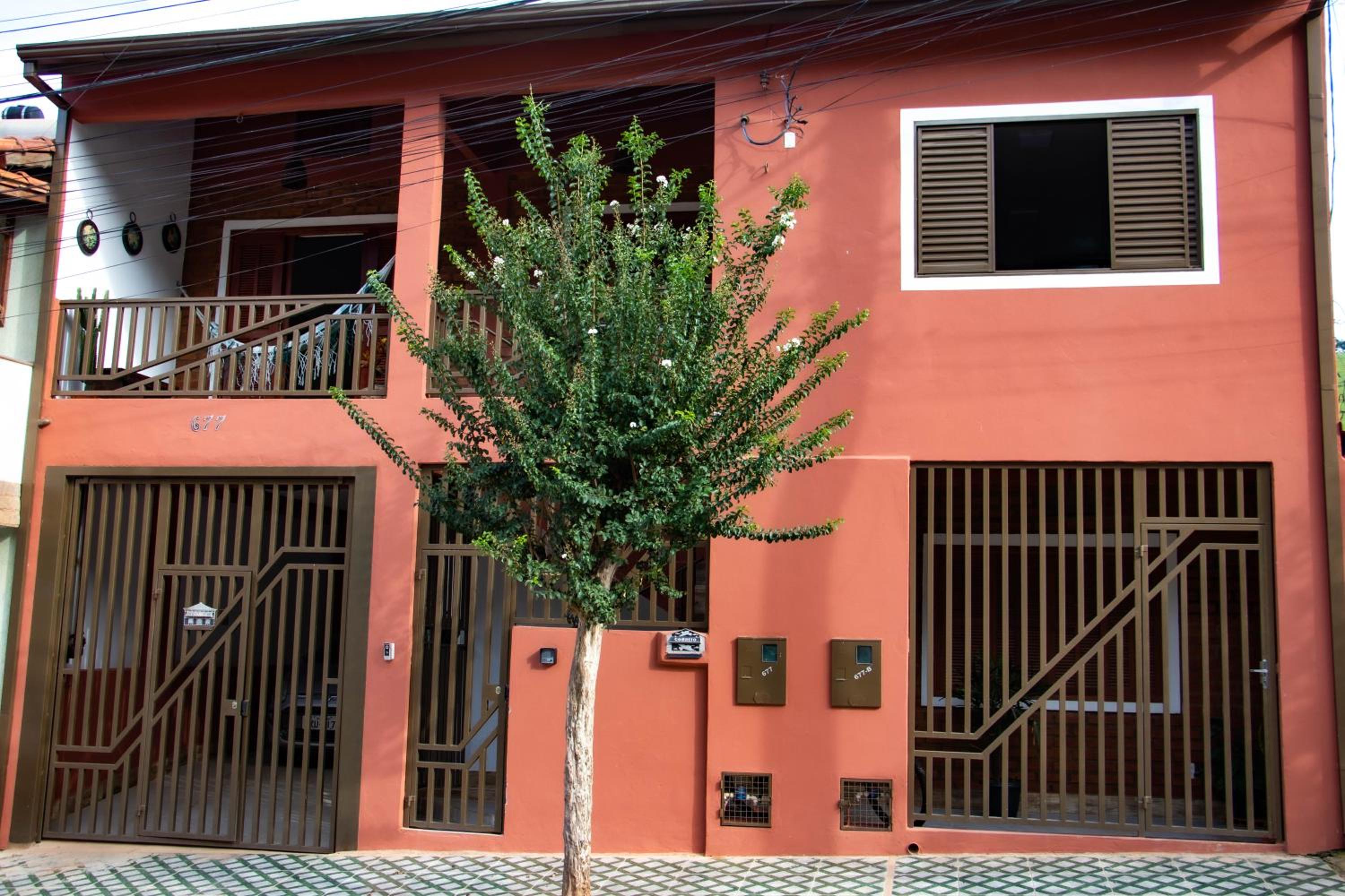 Apartment with Mountain View - Photo 3