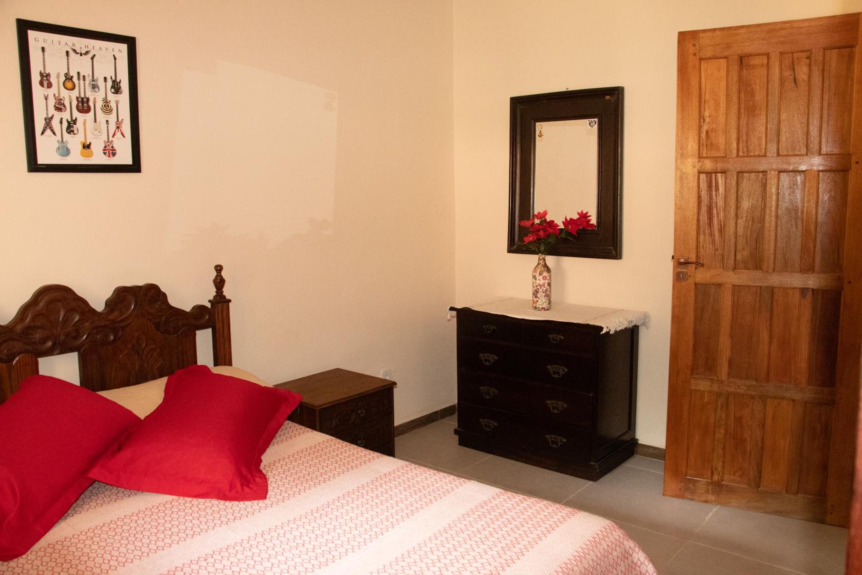 Apartment with Mountain View - Photo 11