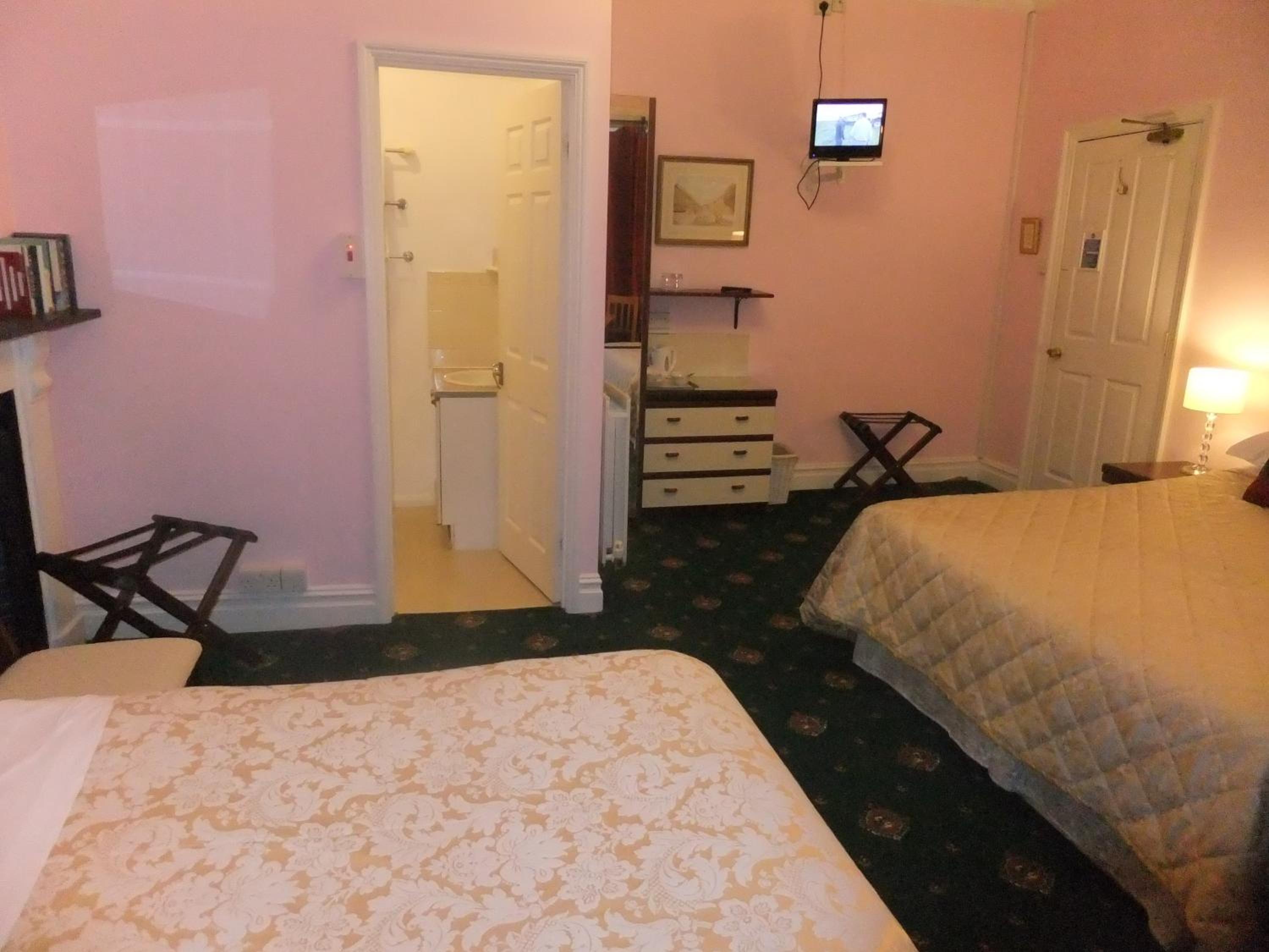 Family Room (3 Adults) photo 2