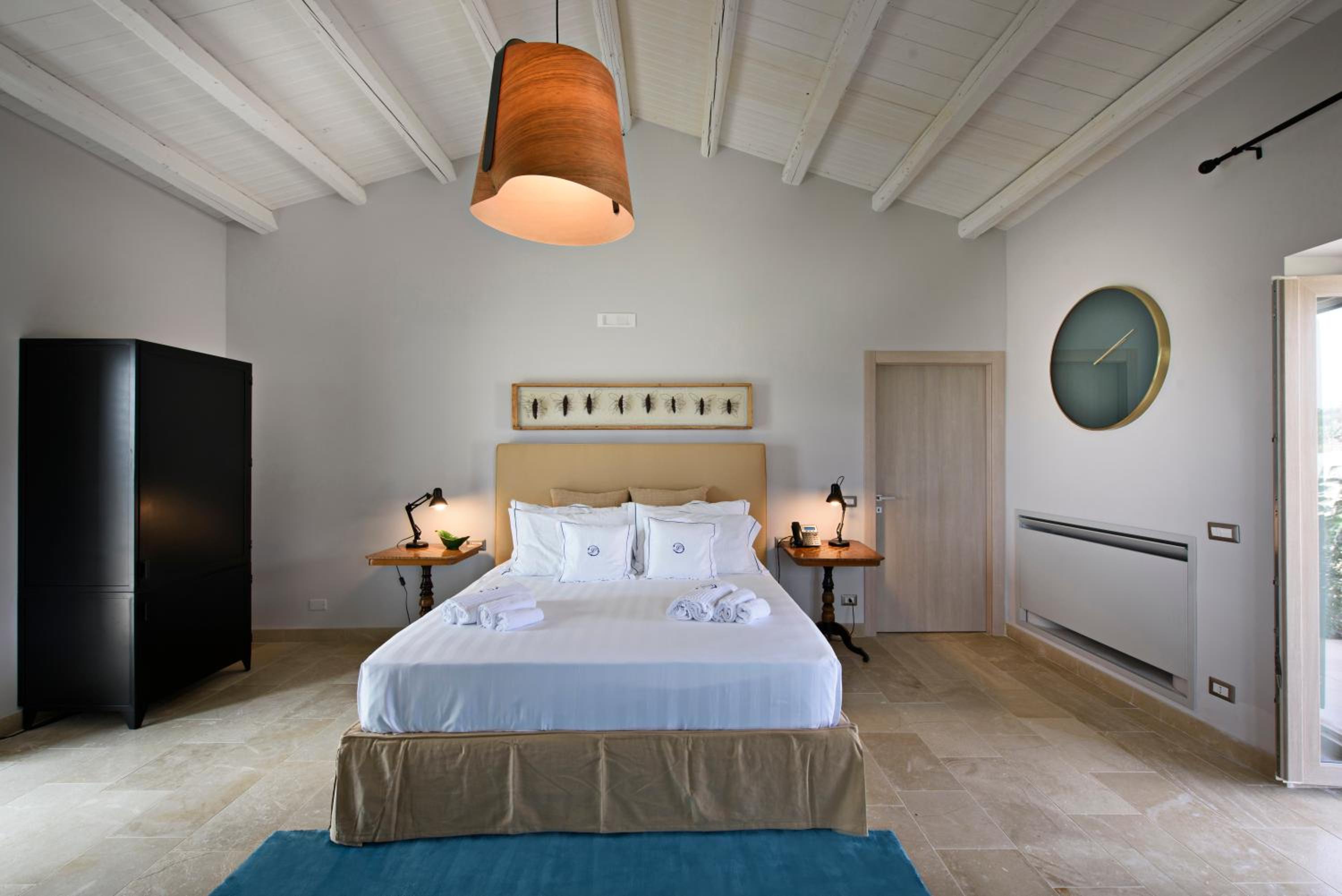 Deluxe Room (2 Adults + 1 Child) photo 1