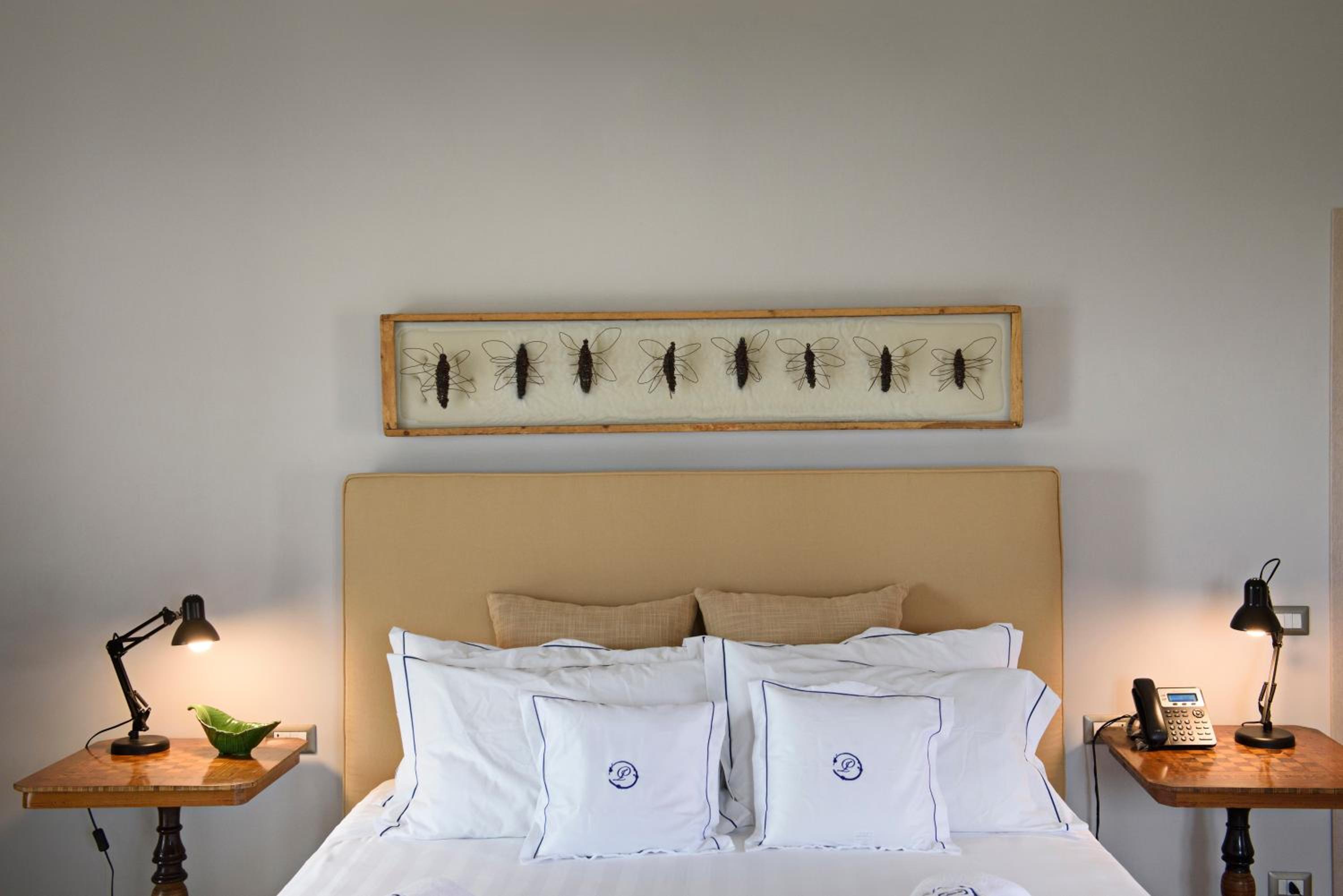 Deluxe Room (2 Adults + 1 Child) photo 3