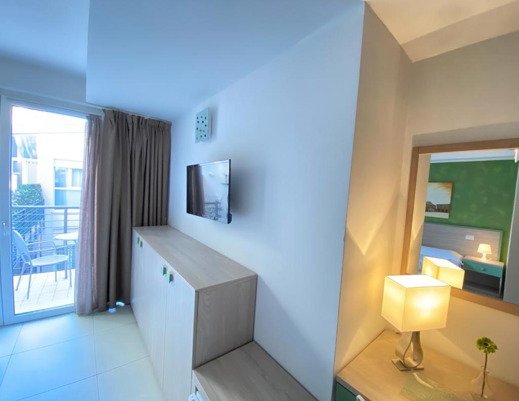 Luxury Triple Room photo 2