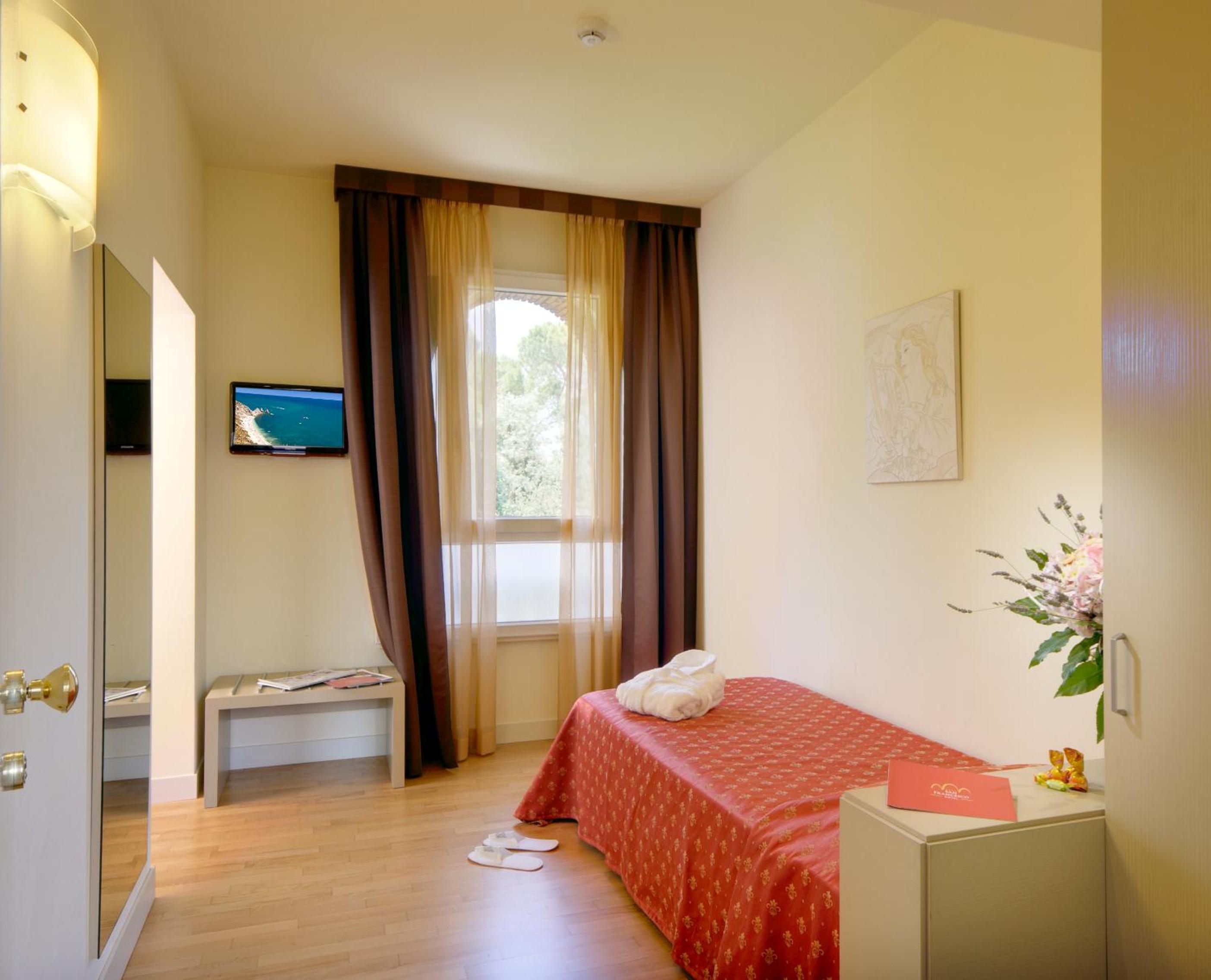 Single Room photo 1