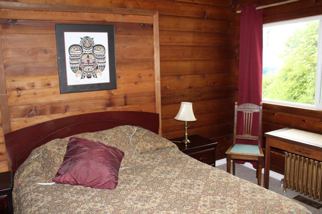 Queen Room photo 3