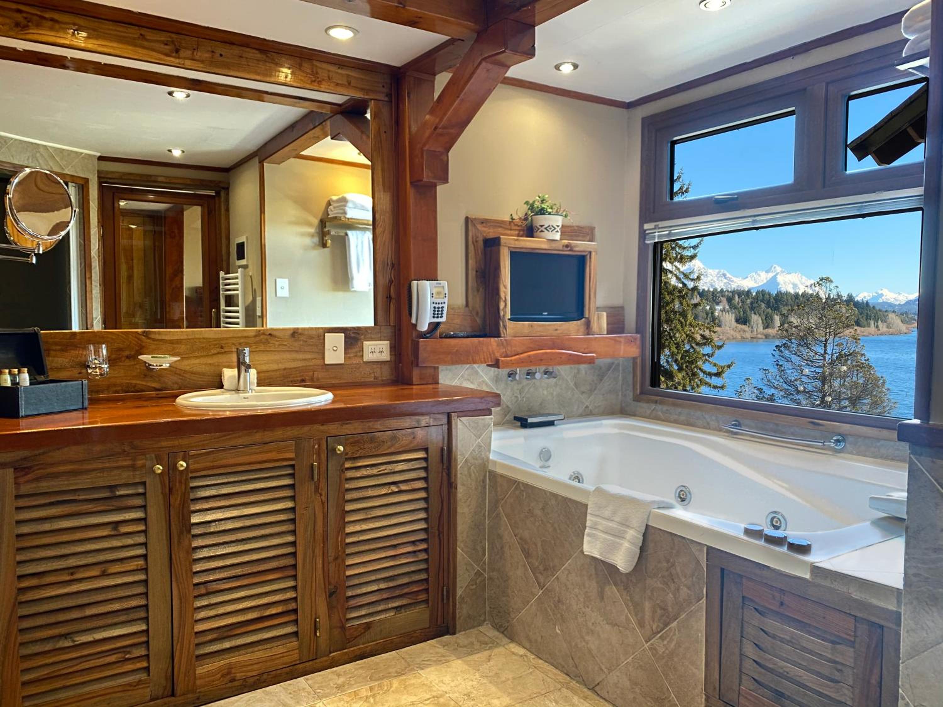 Deluxe Suite with Private Spa