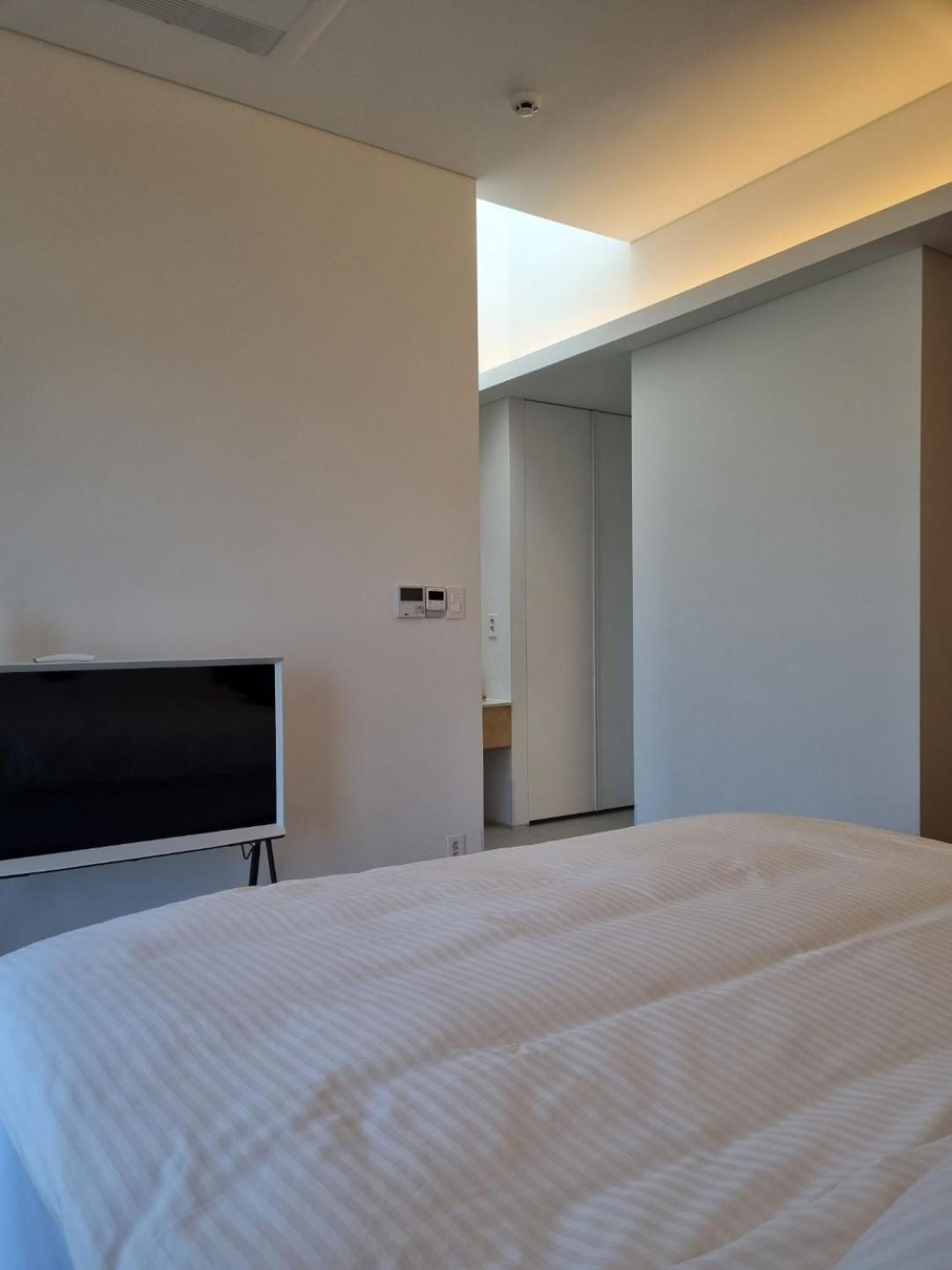 Double Room with Sea View - Photo 2