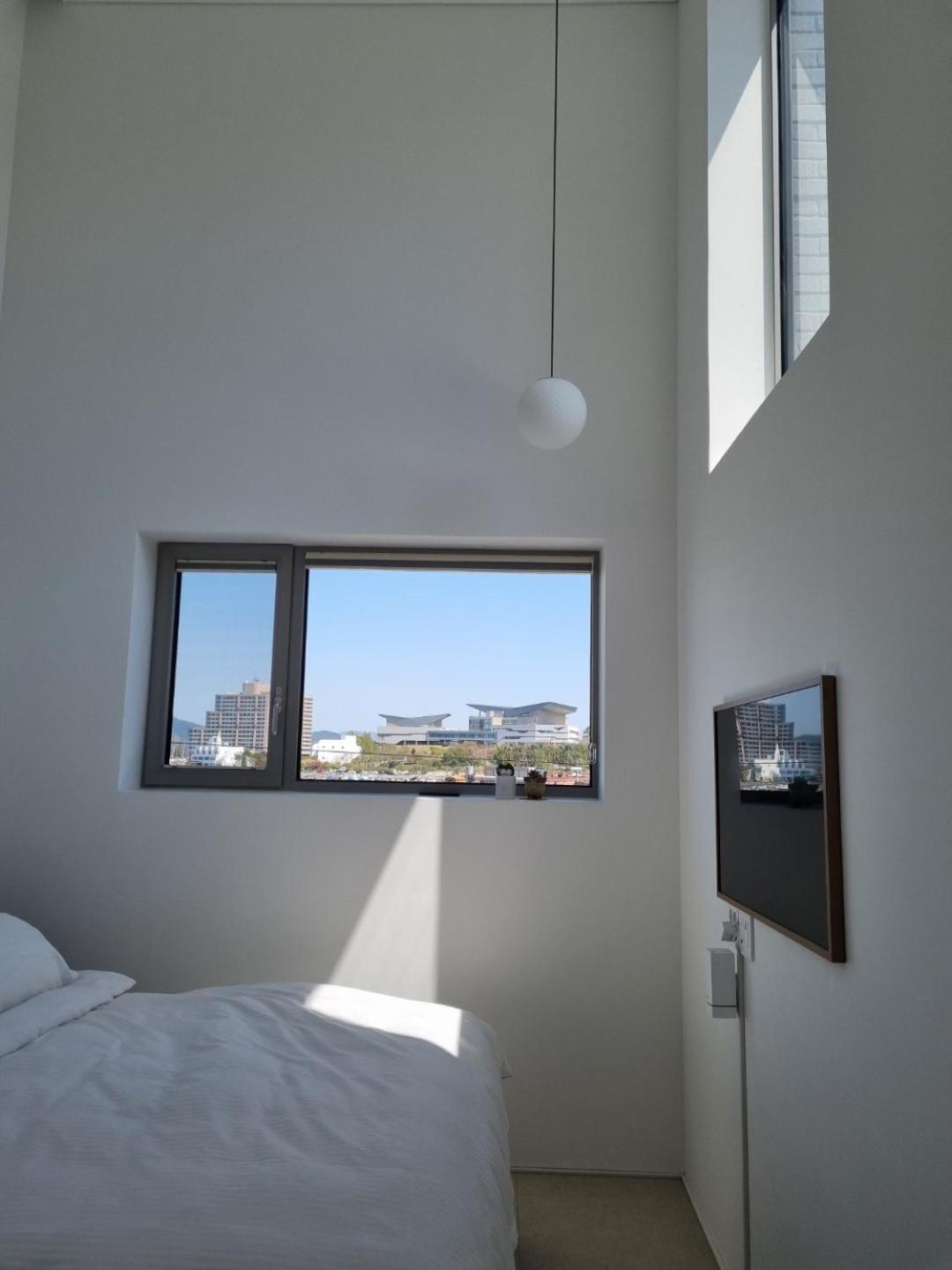 Double Room with Balcony and Sea View - Photo 6