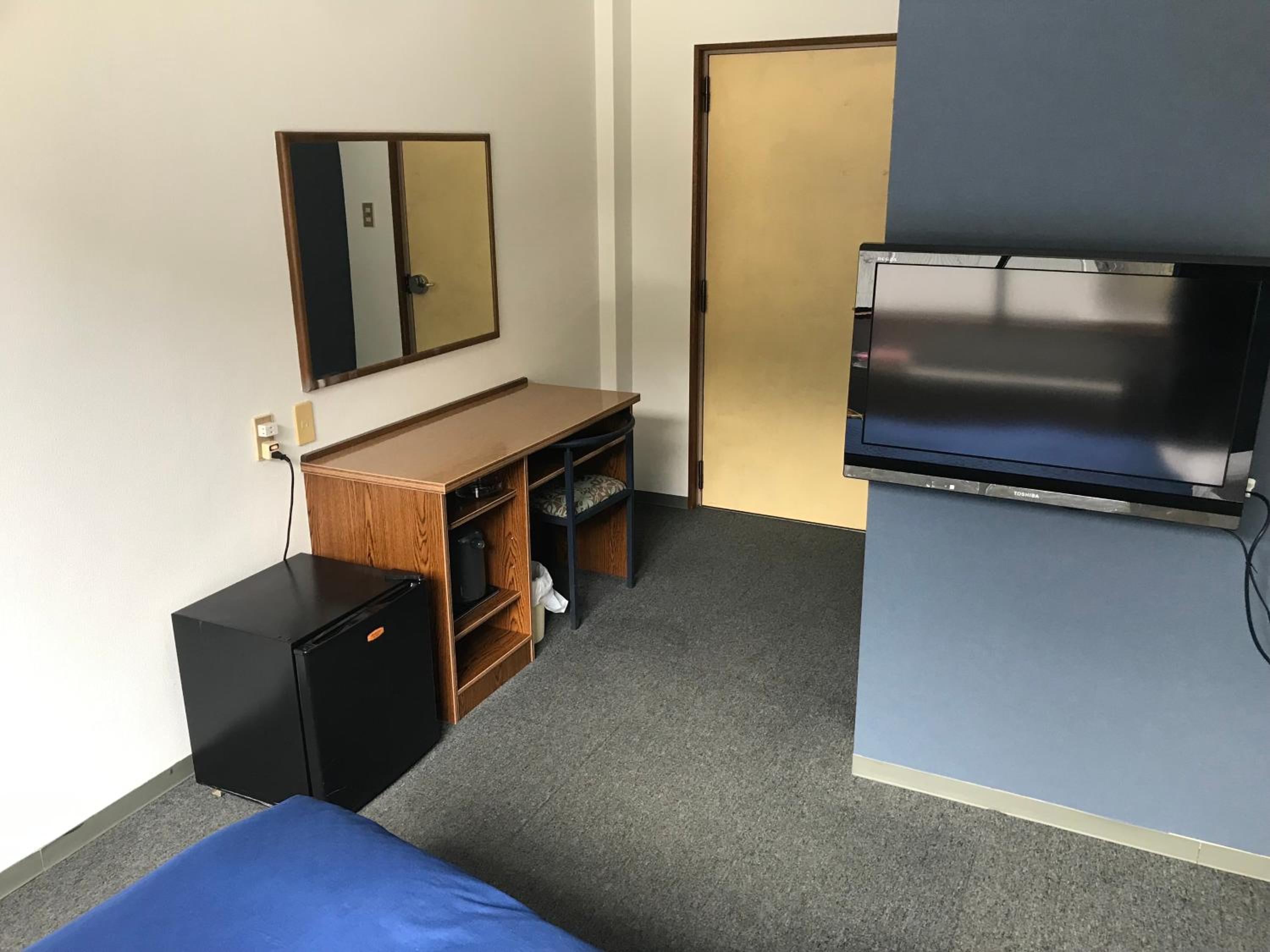 Single Room with Bathroom photo 2