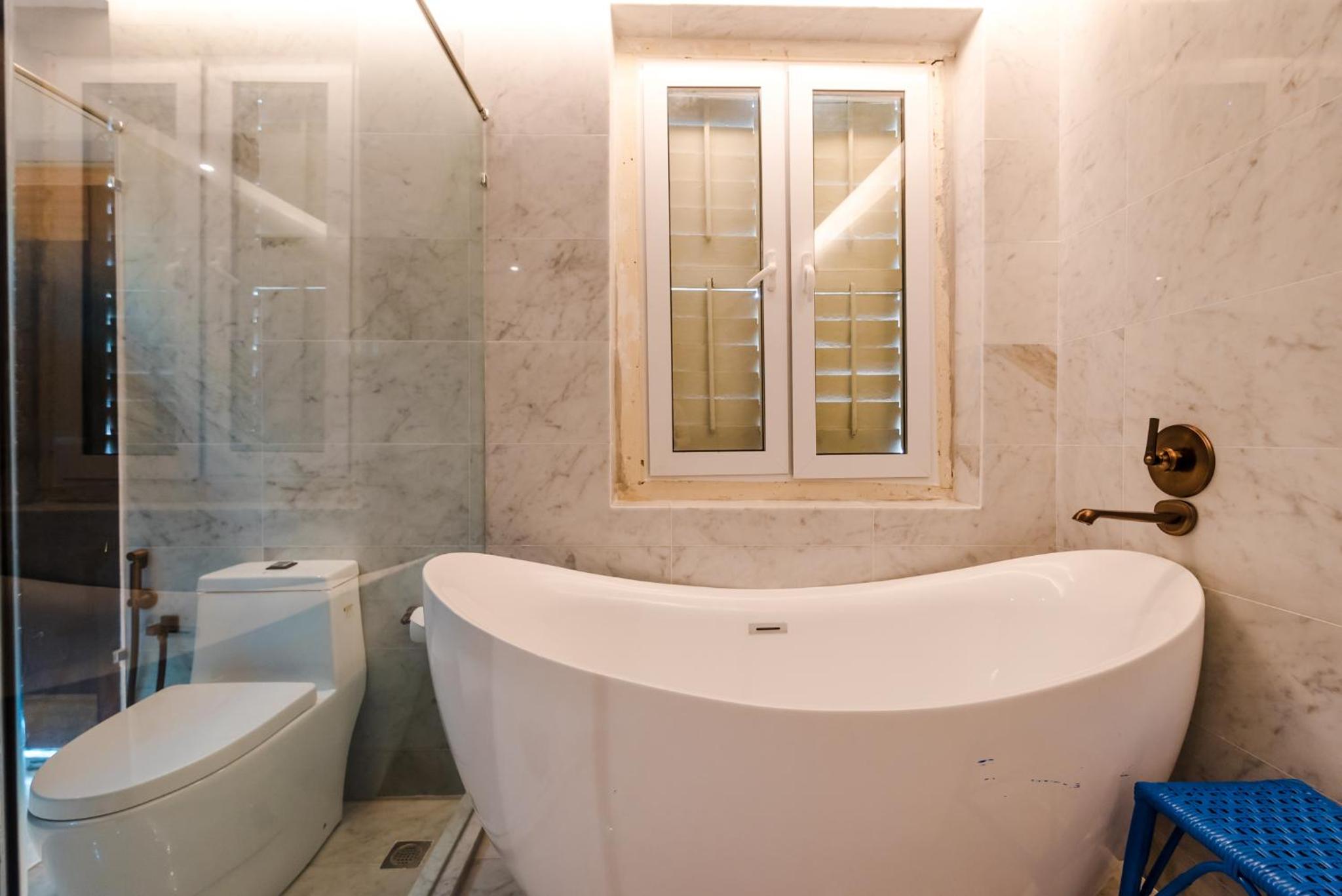 Courtyard Suite - Photo 20
