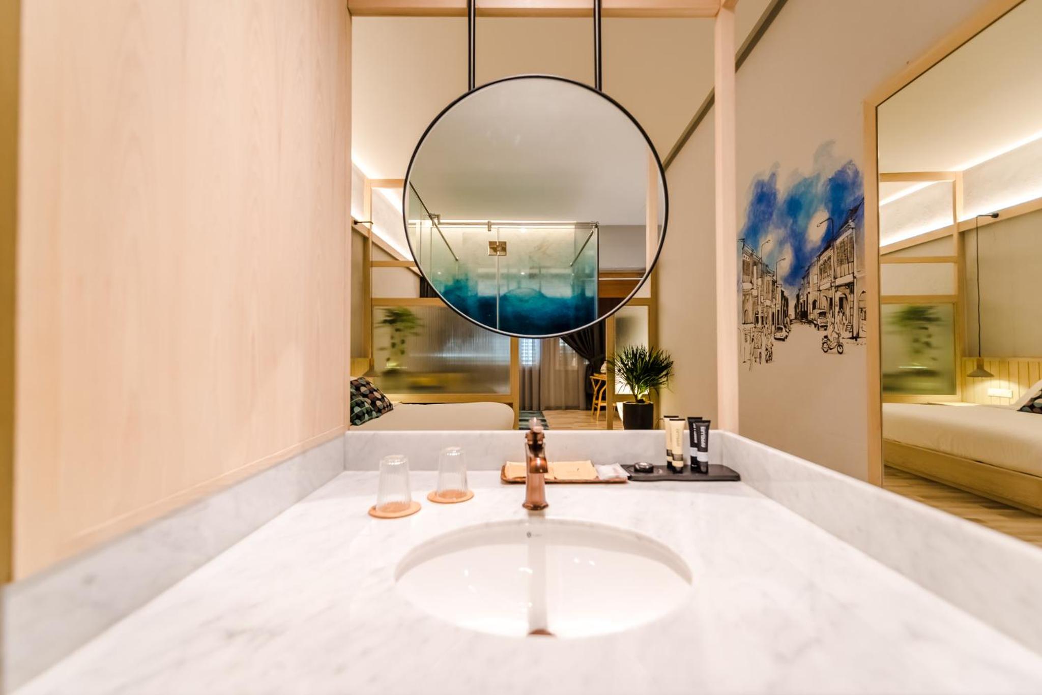 Courtyard Suite - Photo 25