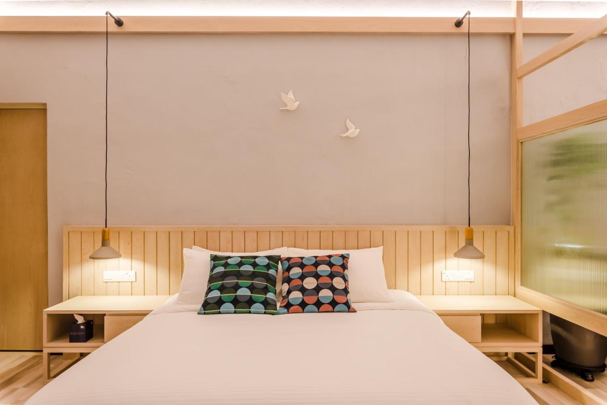 Courtyard Suite - Photo 18