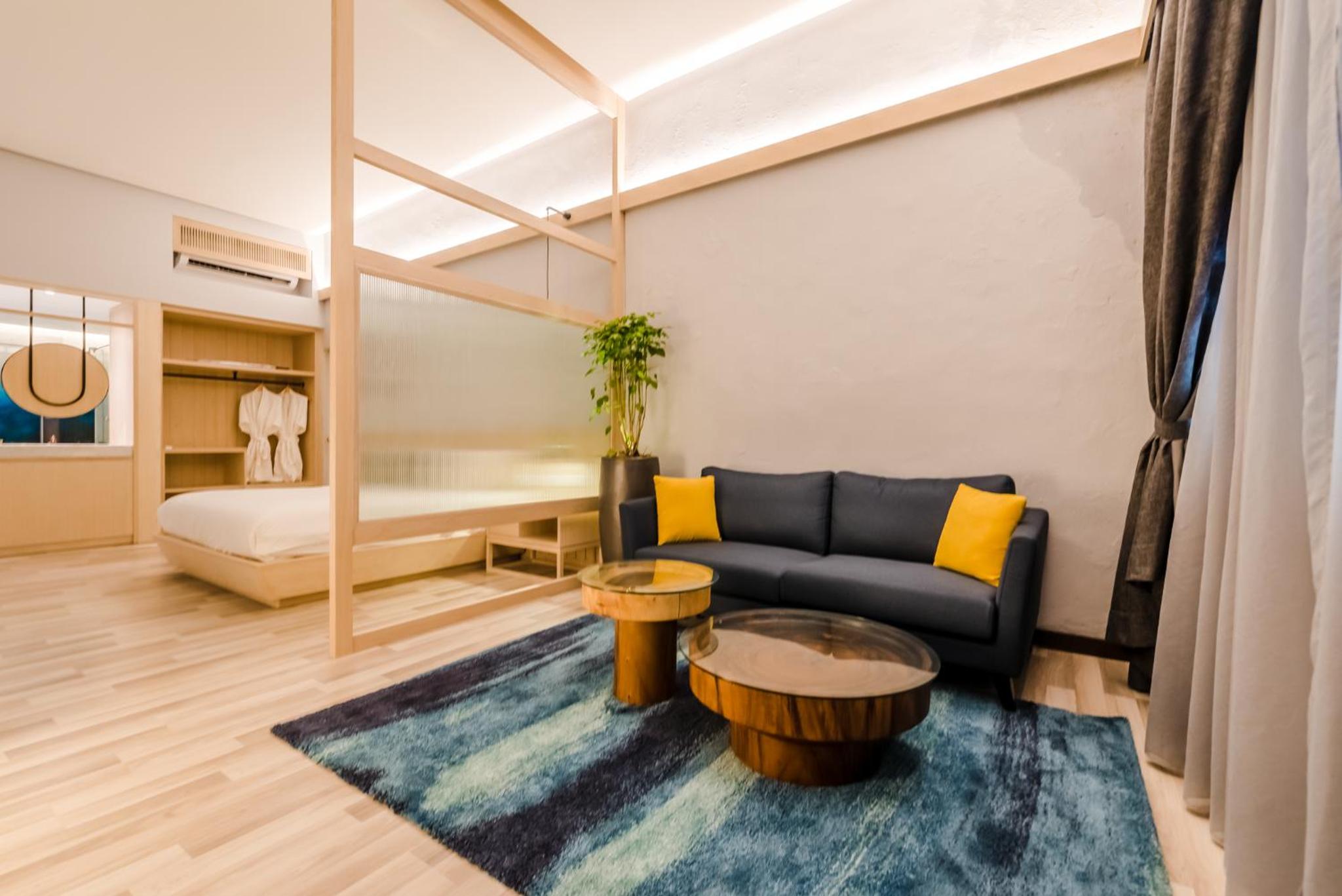Courtyard Suite - Photo 14