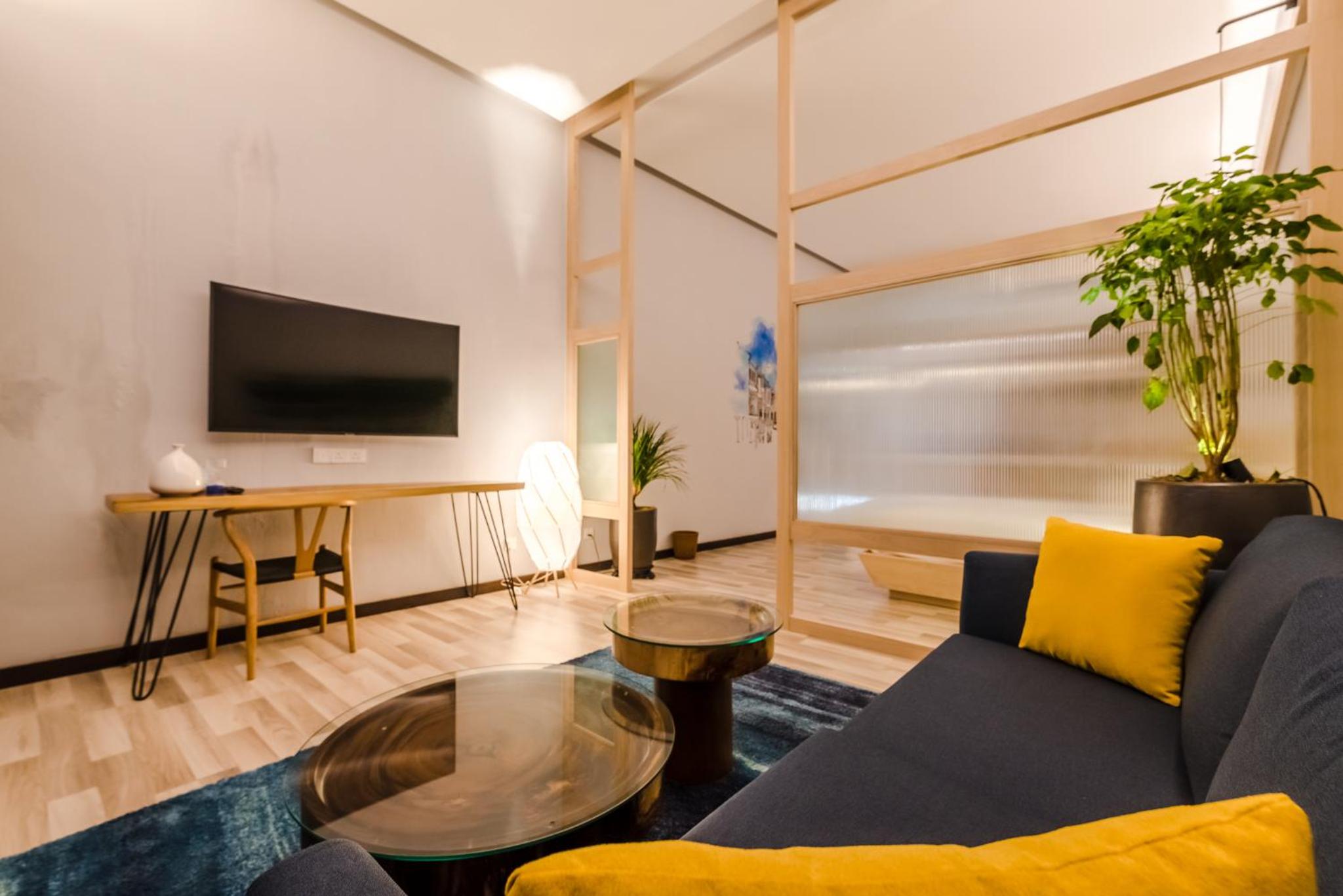 Courtyard Suite - Photo 4