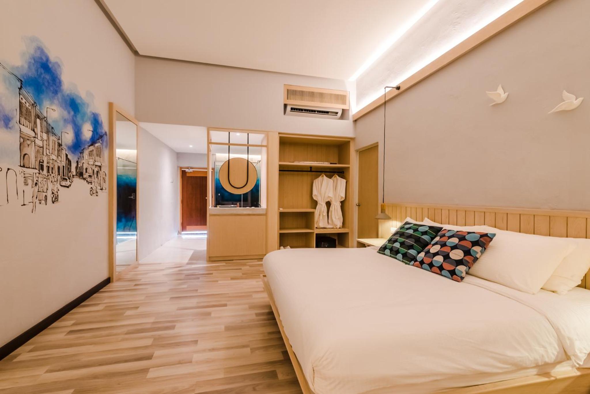 Courtyard Suite - Photo 2