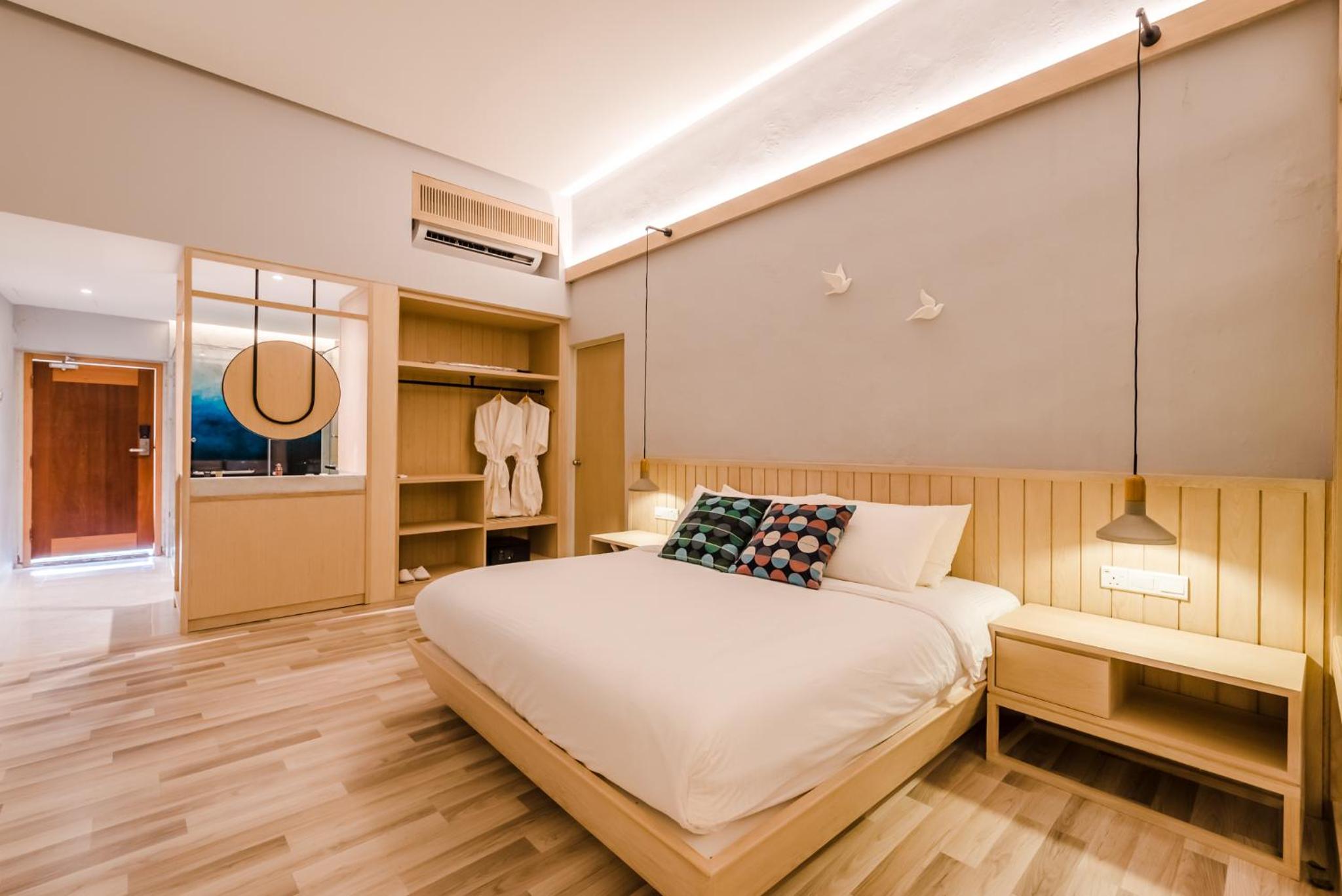 Courtyard Suite - Photo 12
