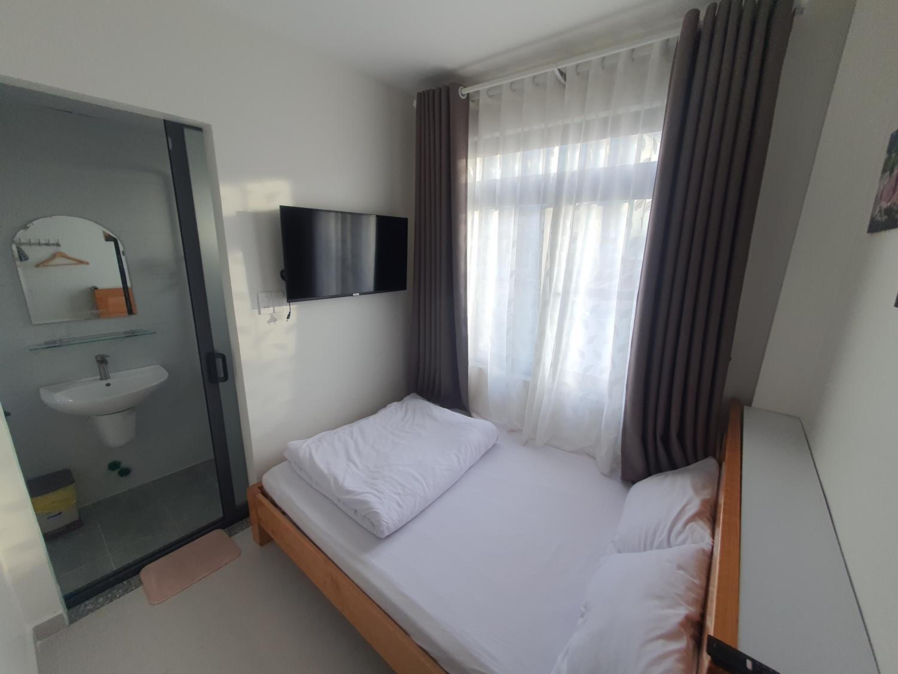 Single Room with Private Bathroom photo 3