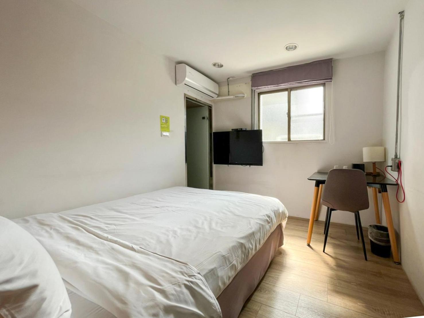 Double Room - Photo 9