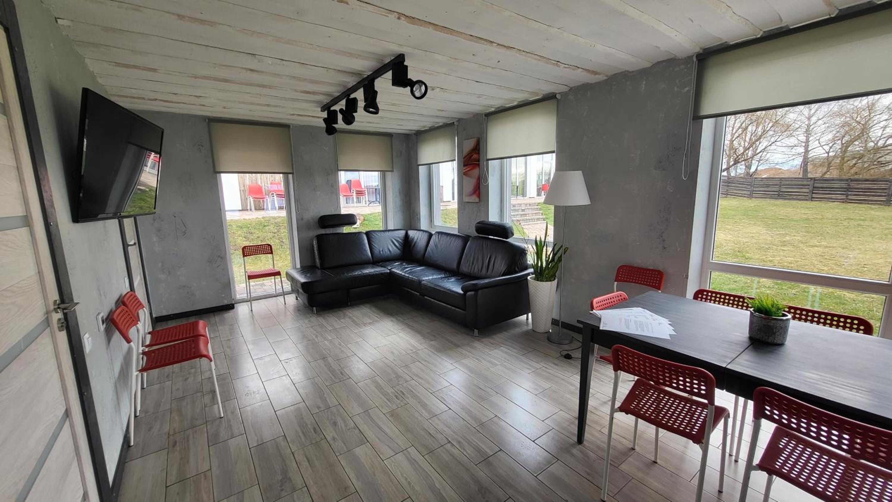 Two-Bedroom House - Photo 12