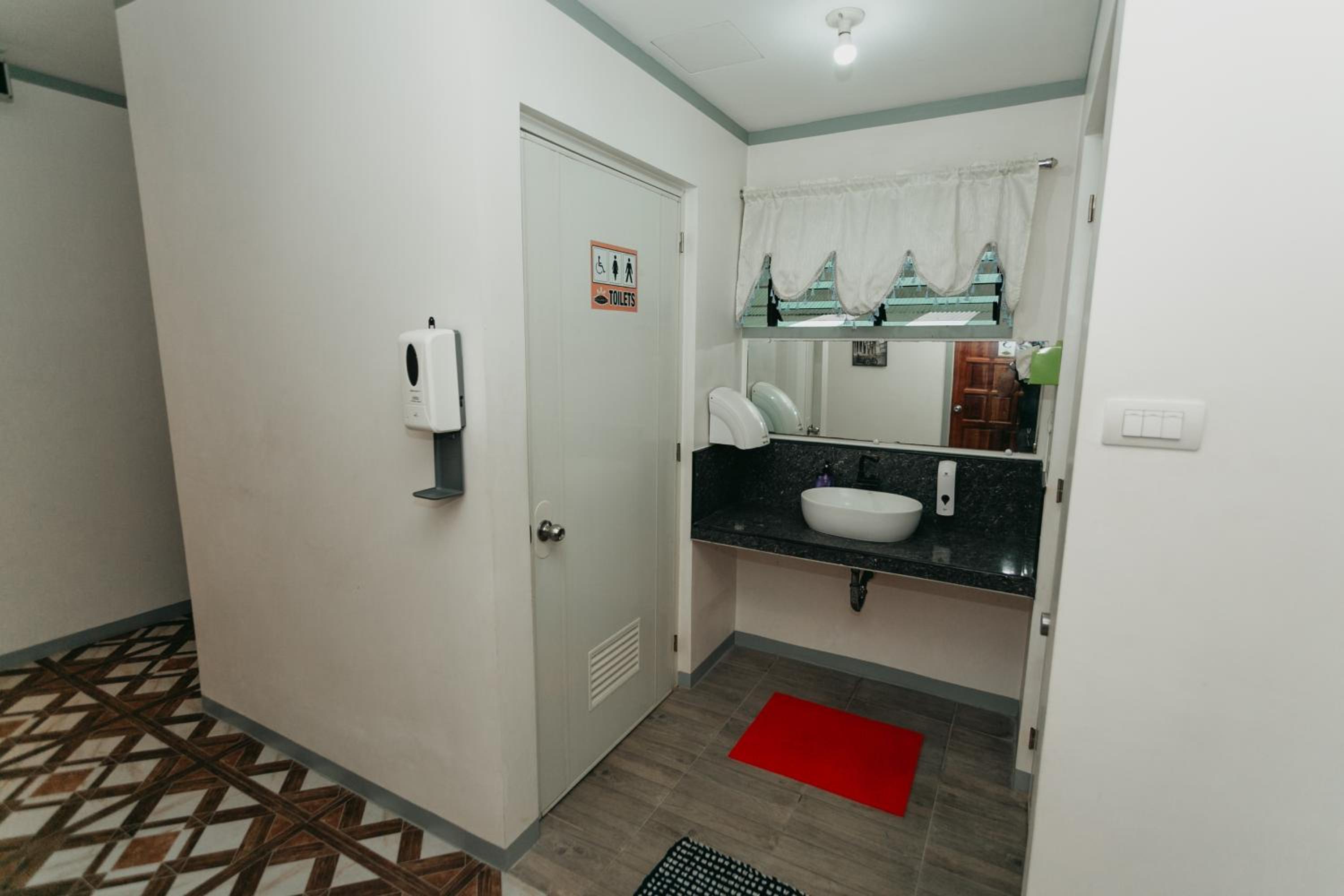 Standard Double Room with Shared Bathroom photo 3
