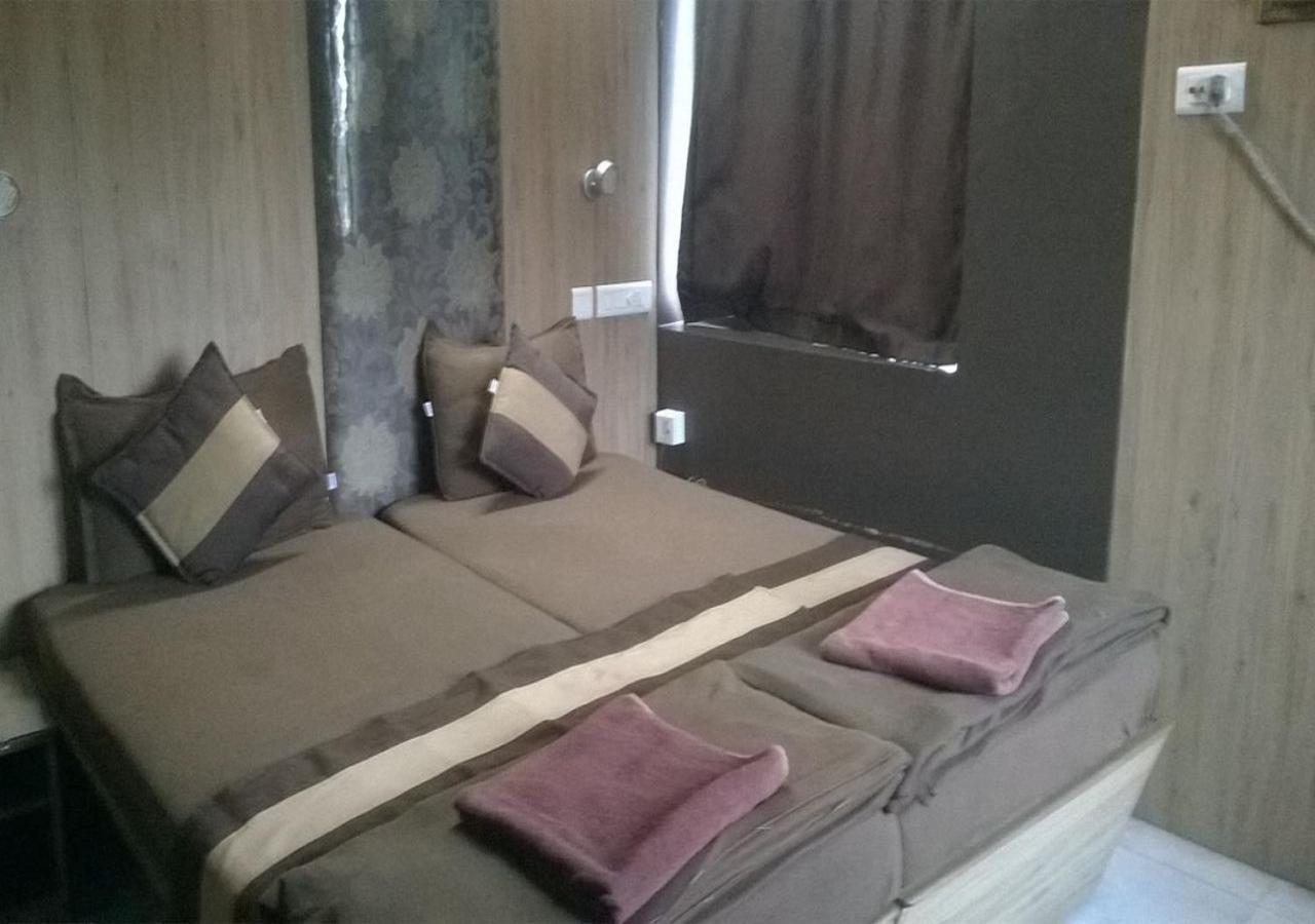 Budget Double Room - Photo 6