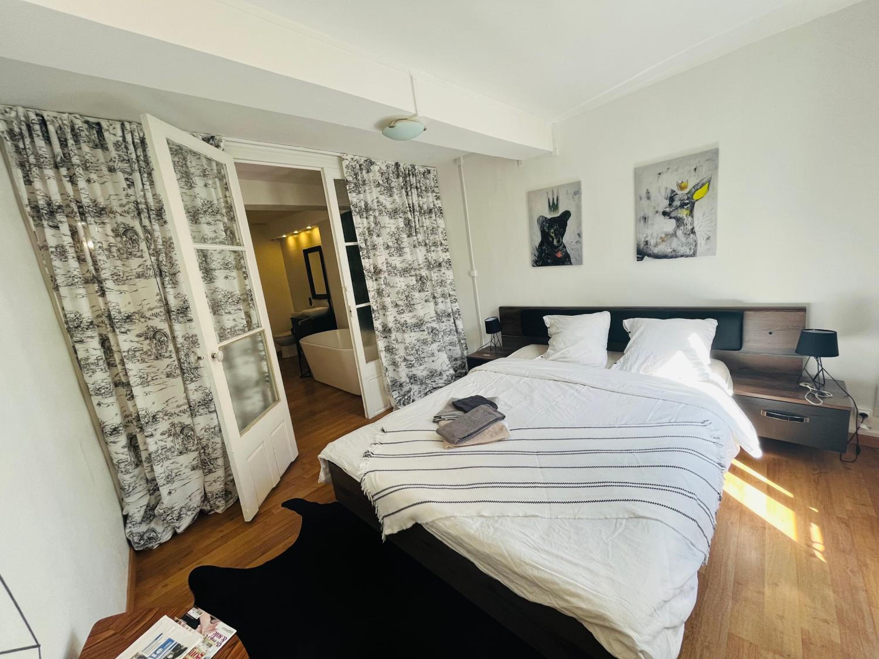 Deluxe Double Room with Bath