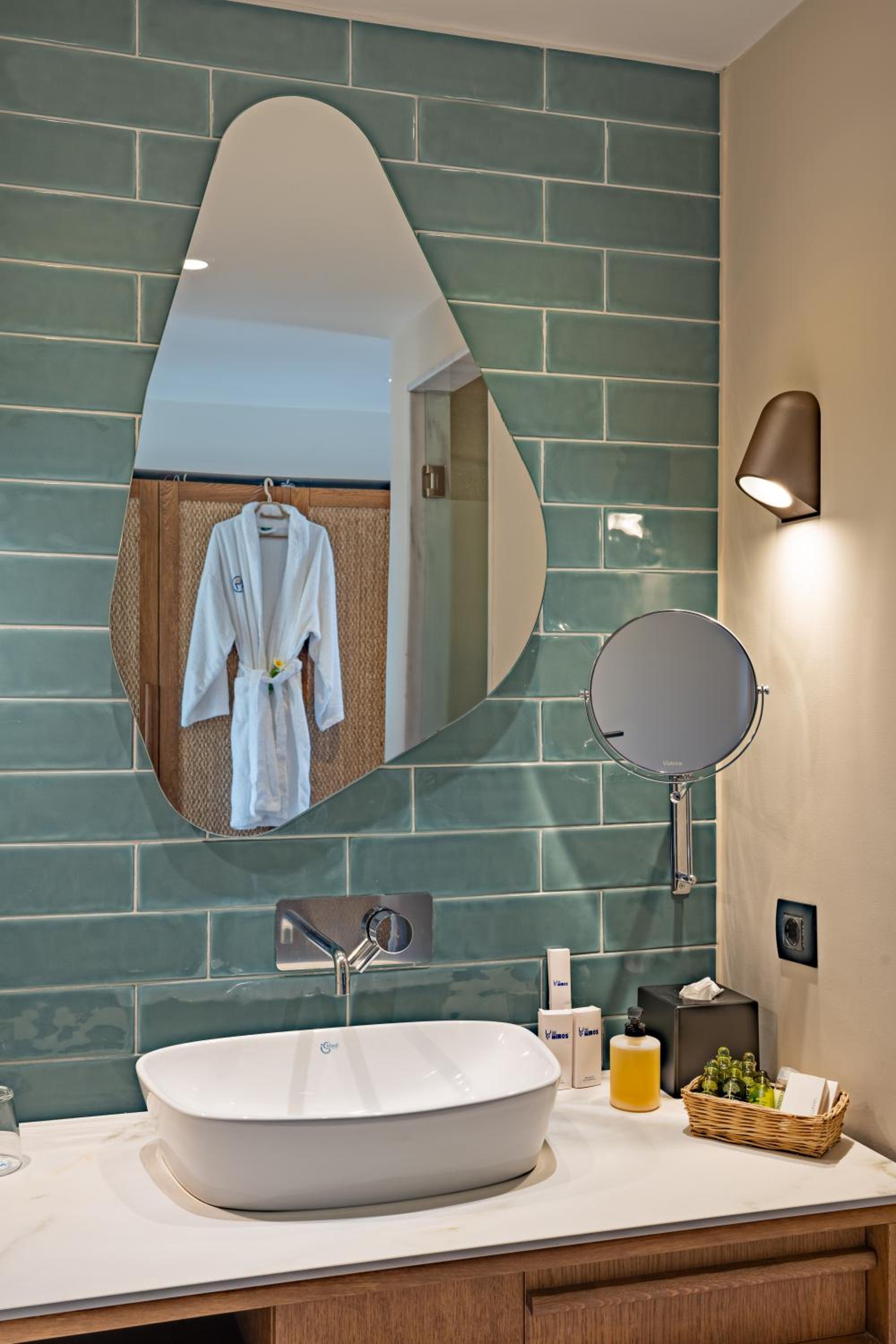 Deluxe Junior Suite - Photo 6