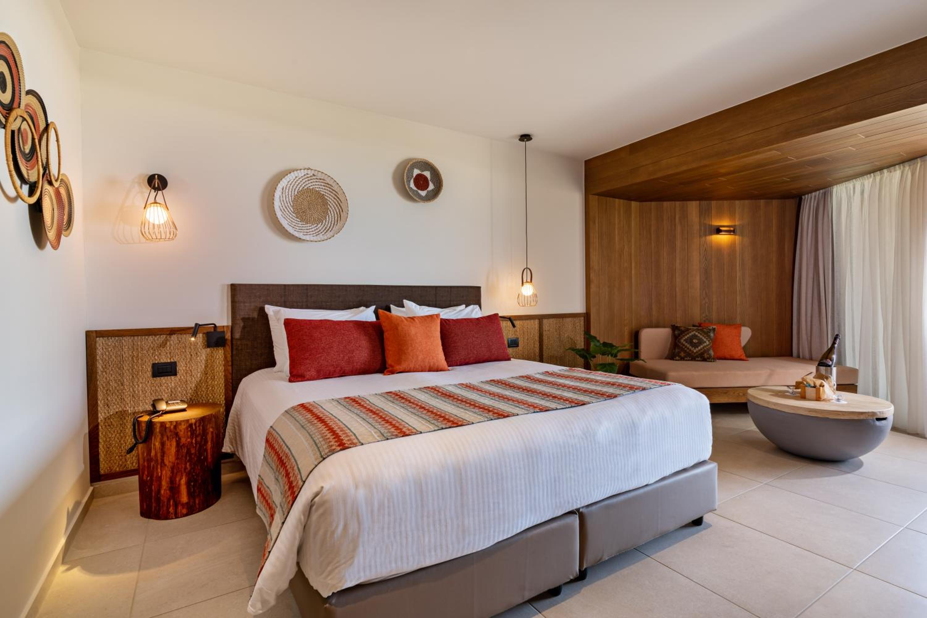 Deluxe Junior Suite - Photo 1