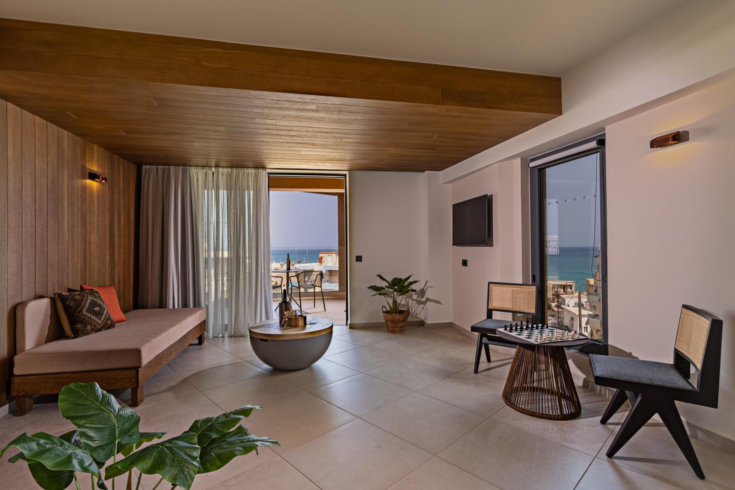Suite - Photo 10