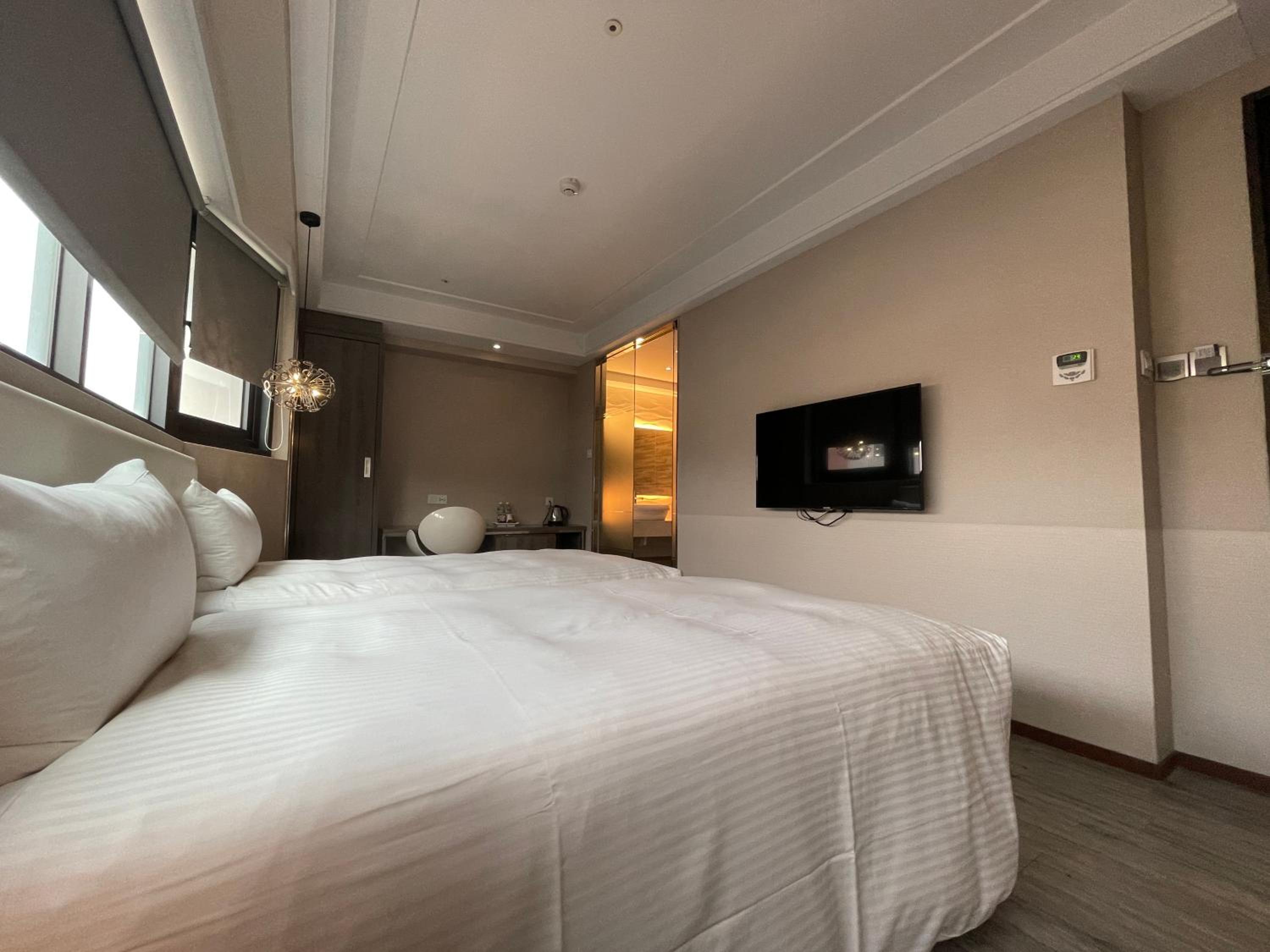 Standard Twin Room - Photo 6