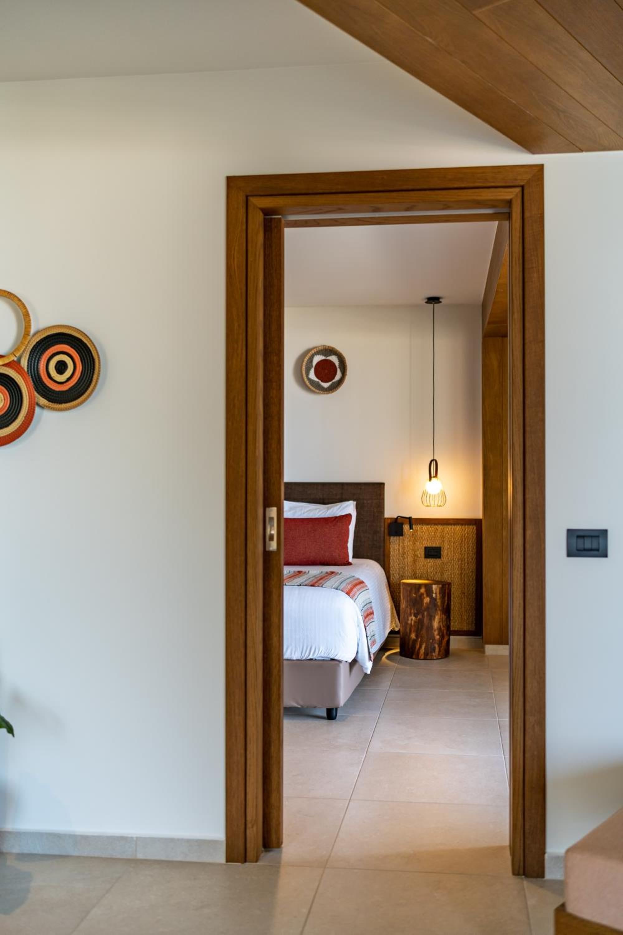 Suite - Photo 18