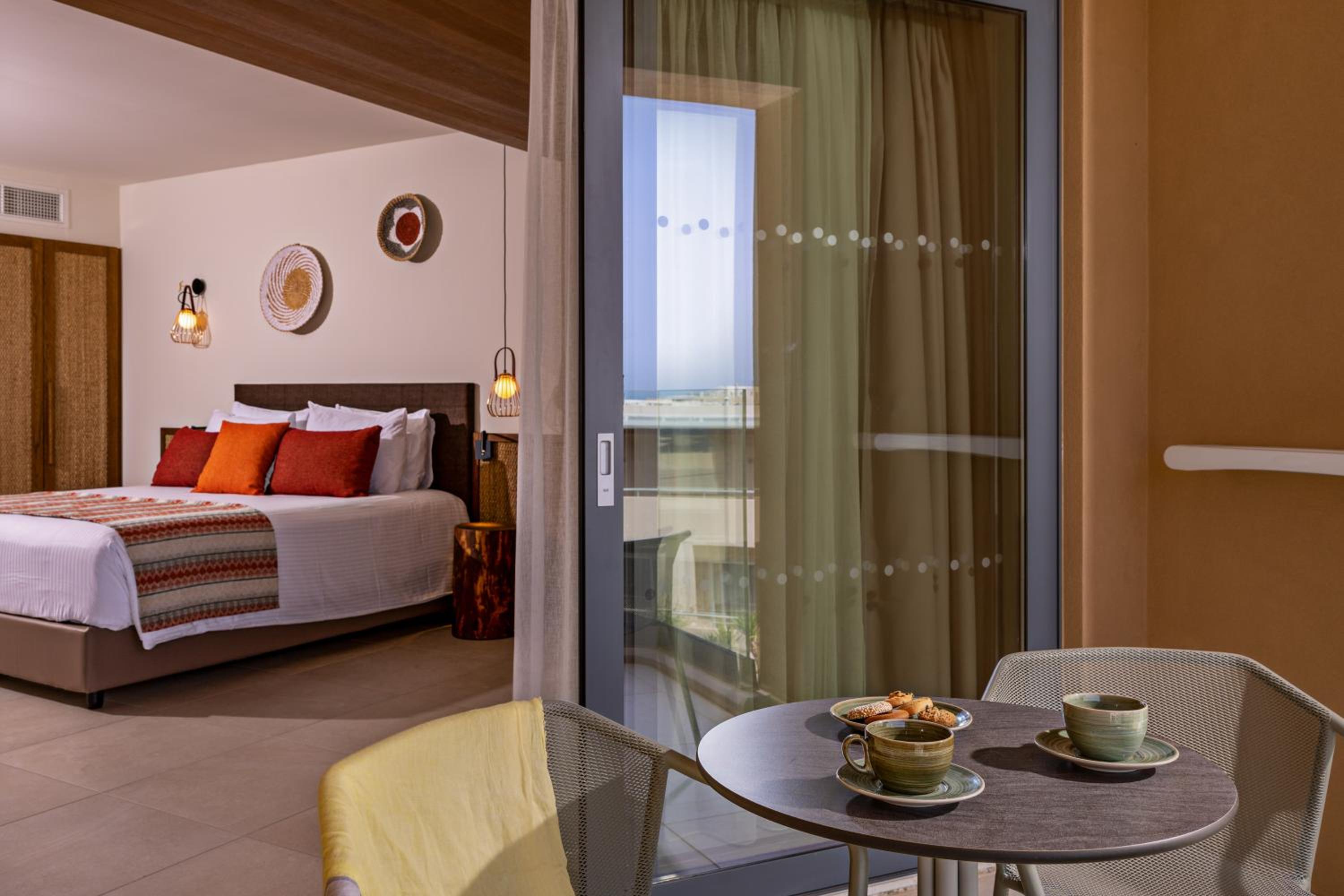 Suite - Photo 3