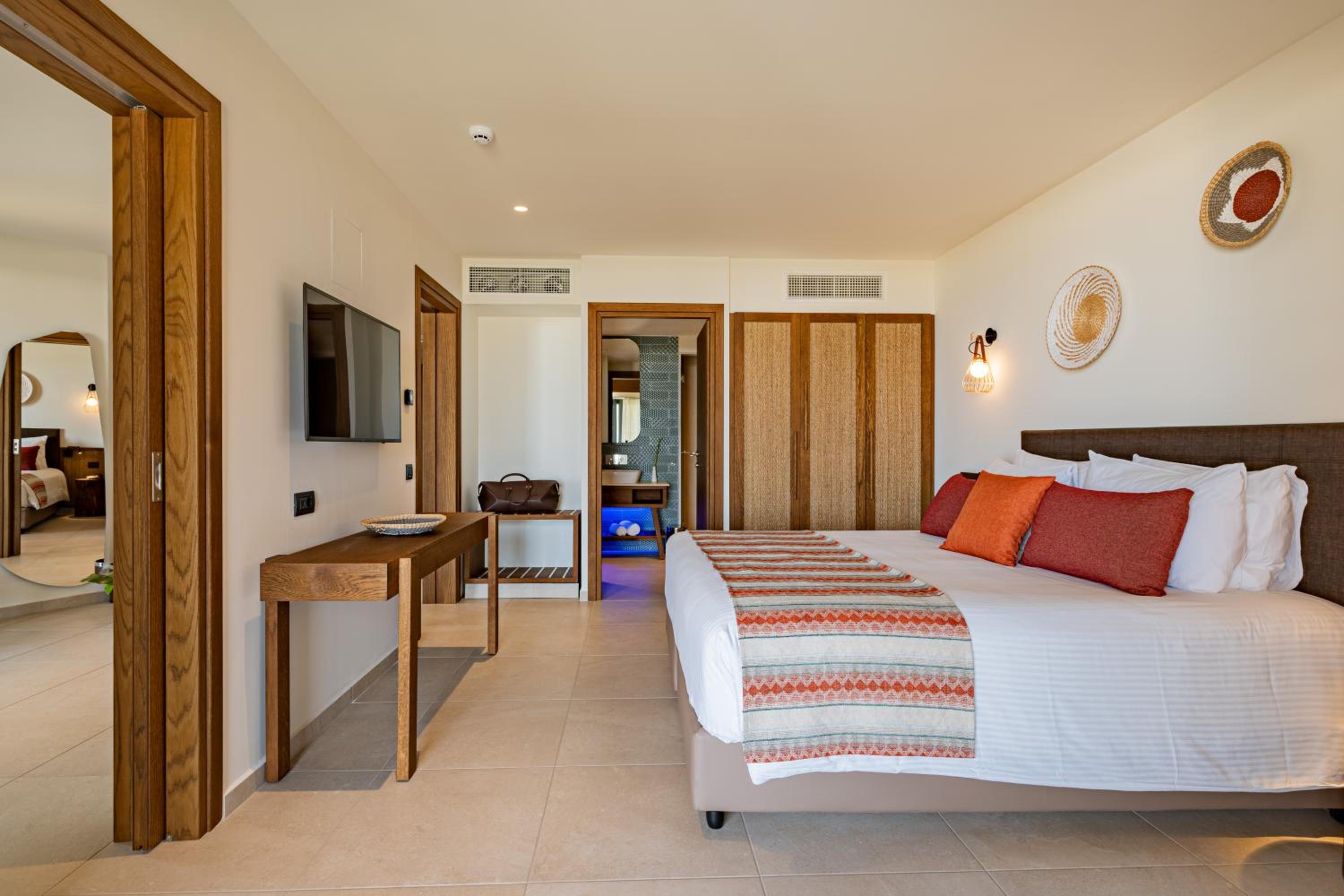 Suite - Photo 7